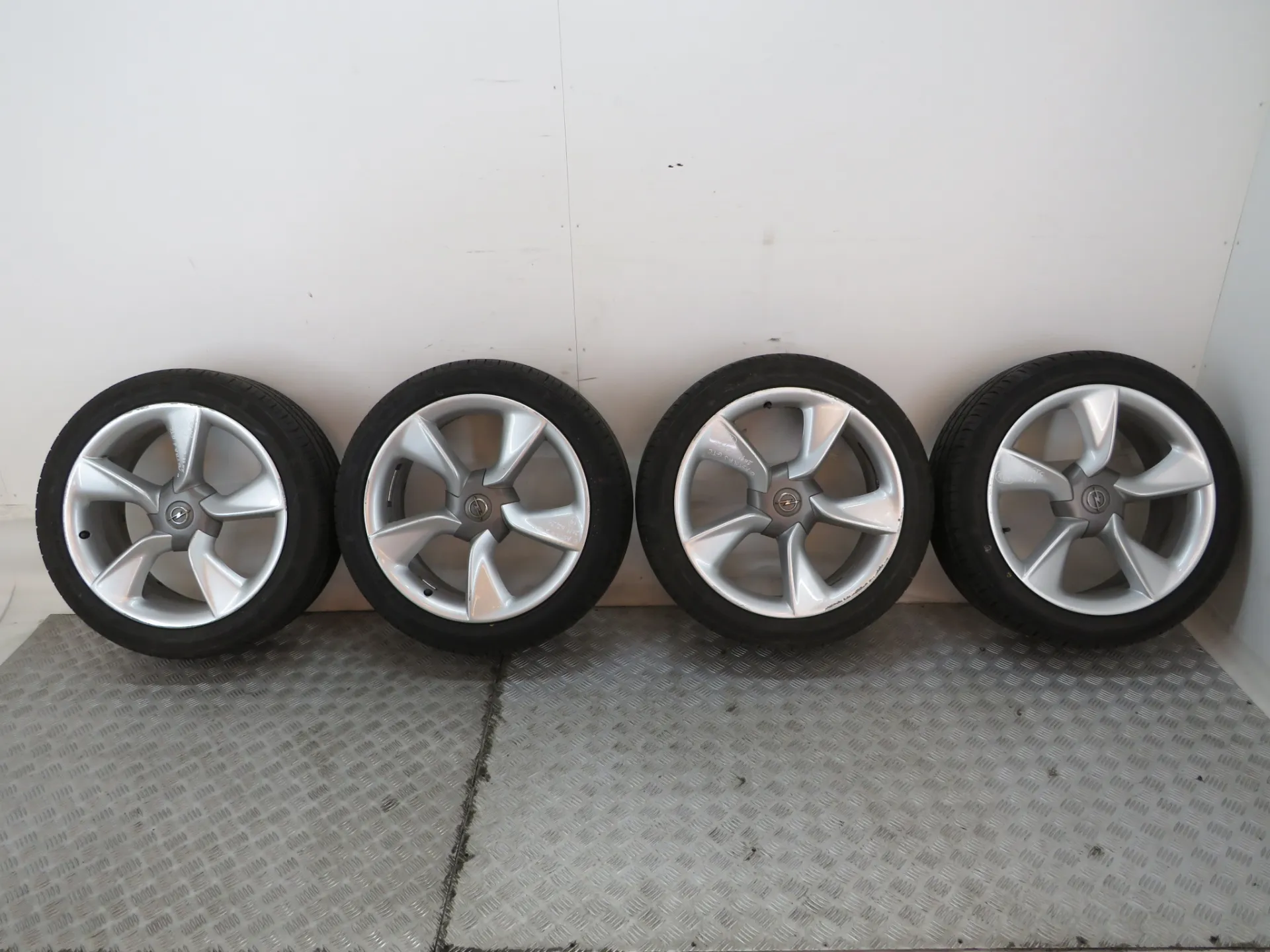 Wheel set OPEL Astra J GTC