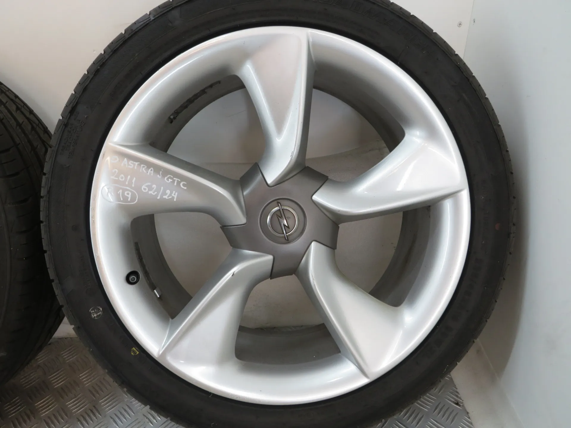 Wheel set OPEL Astra J GTC Imagem-8