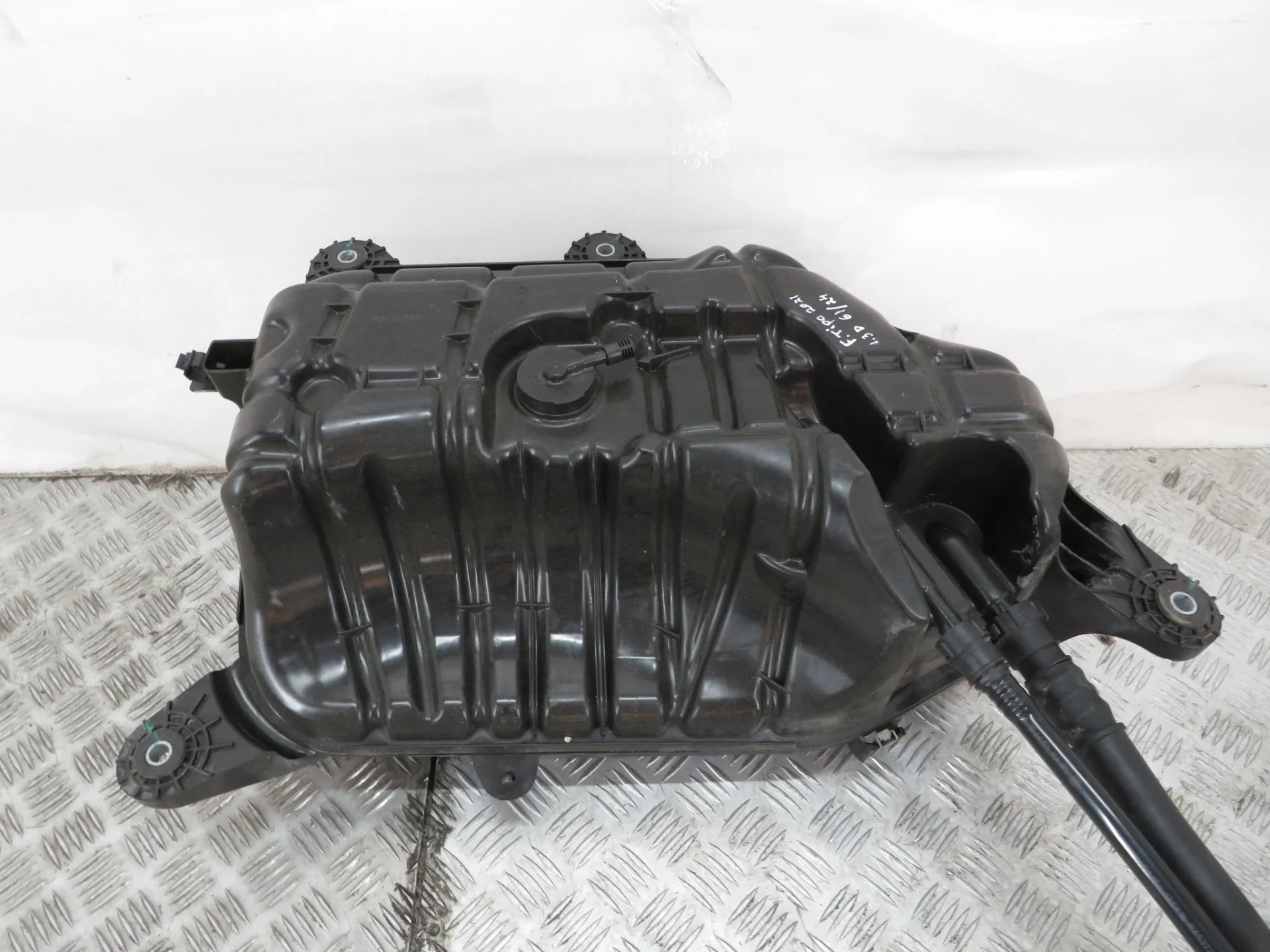 Réservoir AdBlue FIAT Tipo Hatchback (357_) Imagem-1