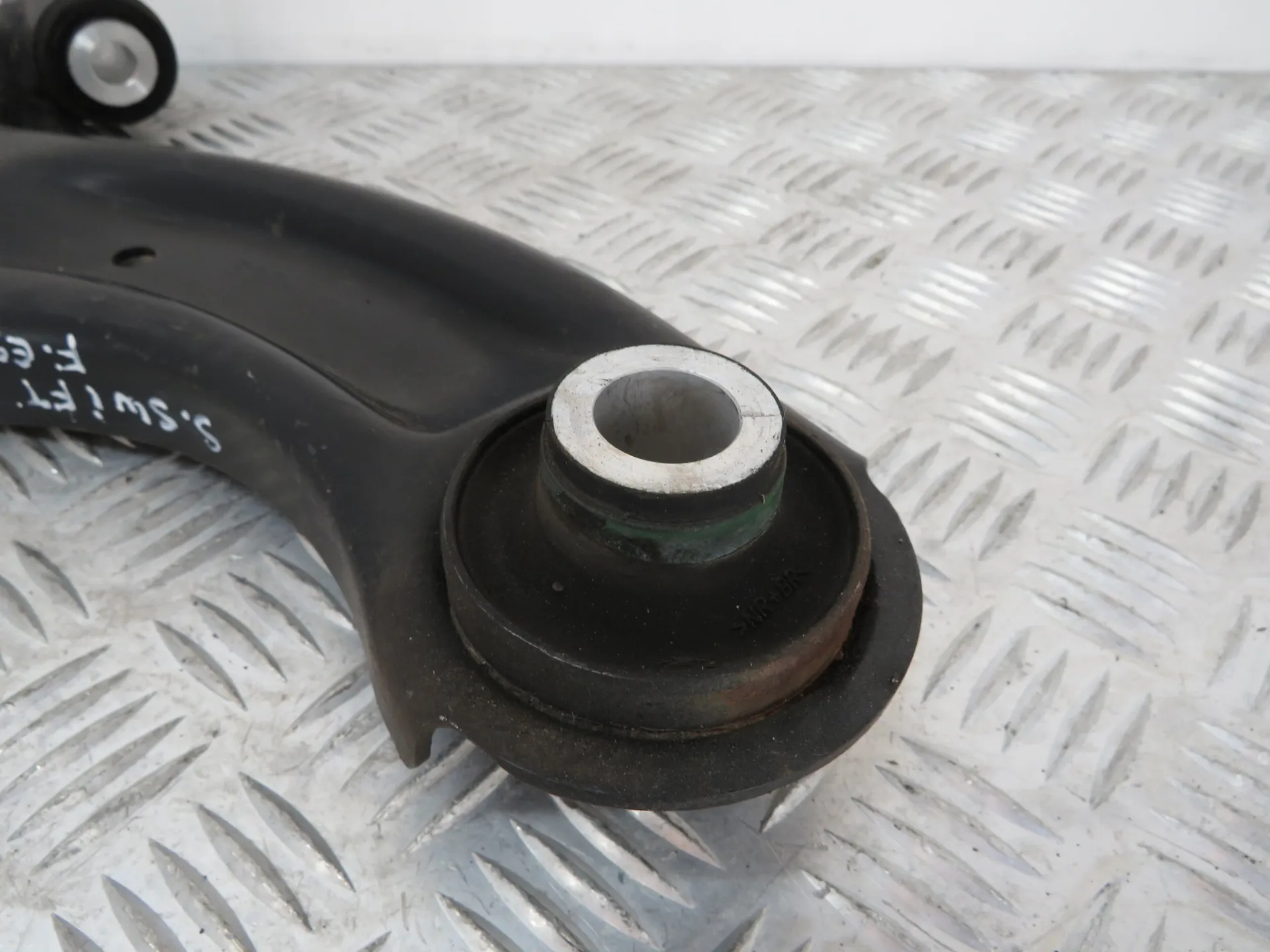 Braço de suspensão frente esquerdo SUZUKI Swift V (RZ, AZ) Imagem-3