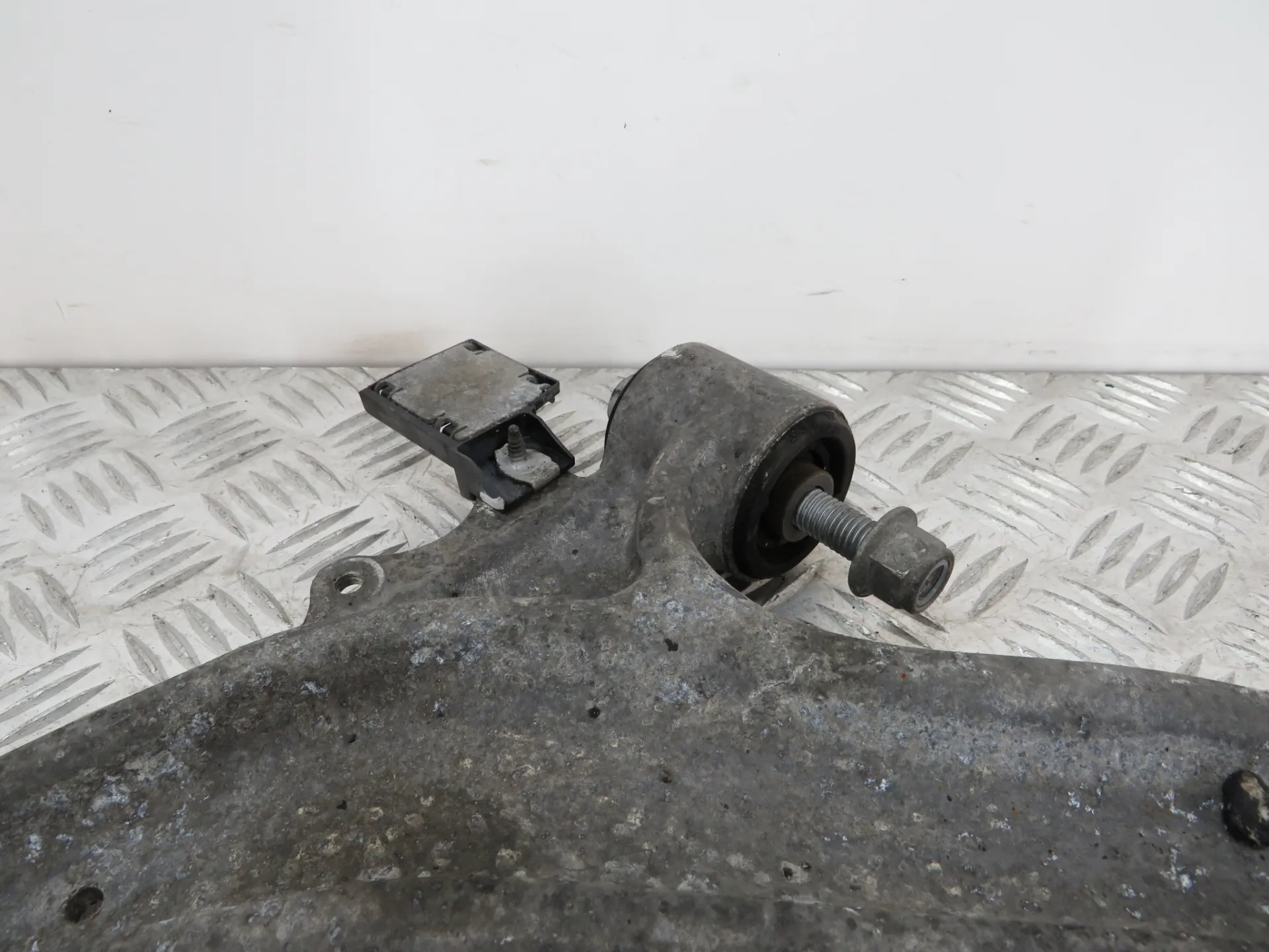 Left front suspension arm OPEL Astra J GTC Imagem-2