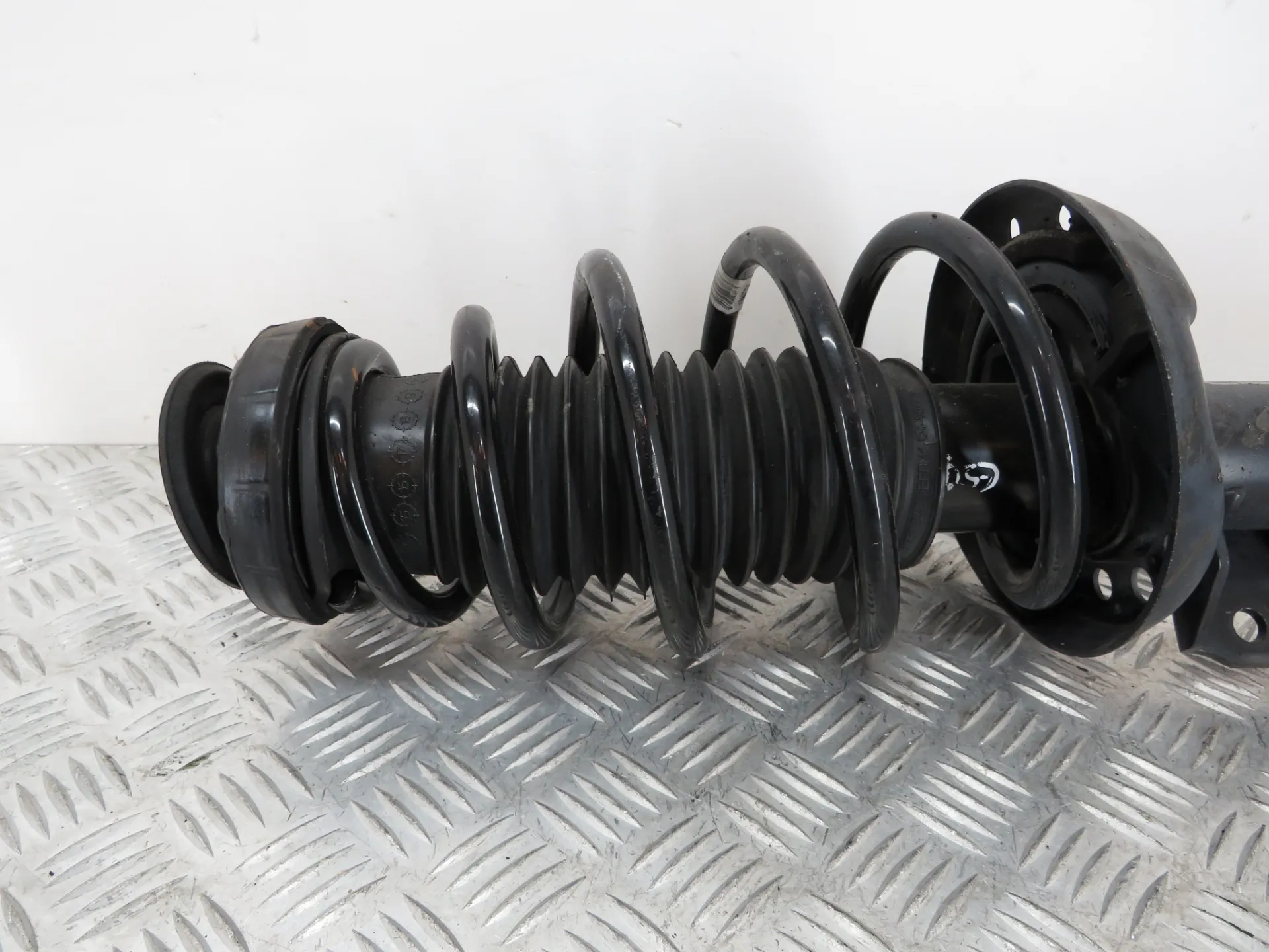 Left Front Shock Absorber OPEL Astra J GTC Imagem-1