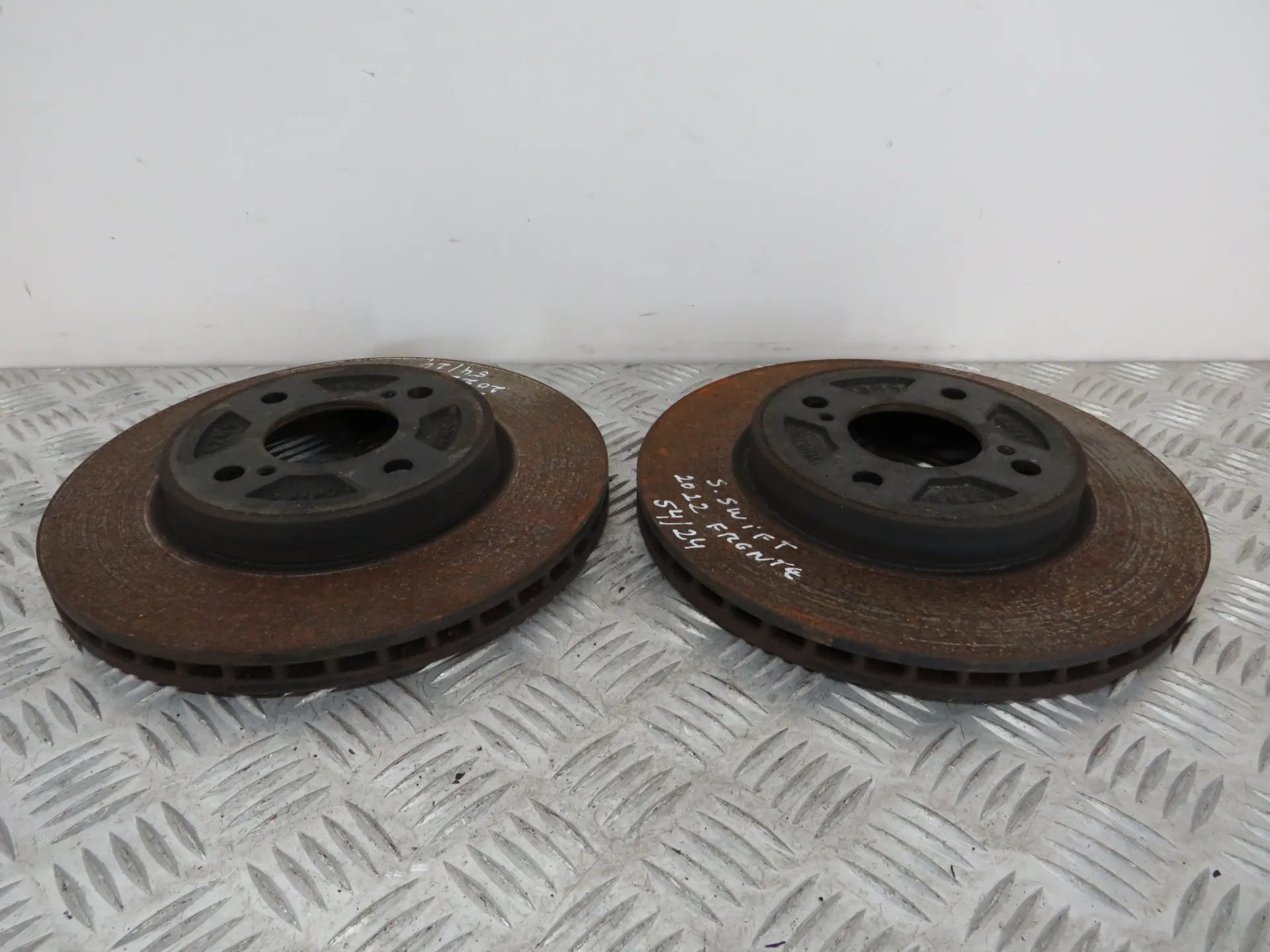 Disco travão frente direito SUZUKI Swift V (RZ, AZ)