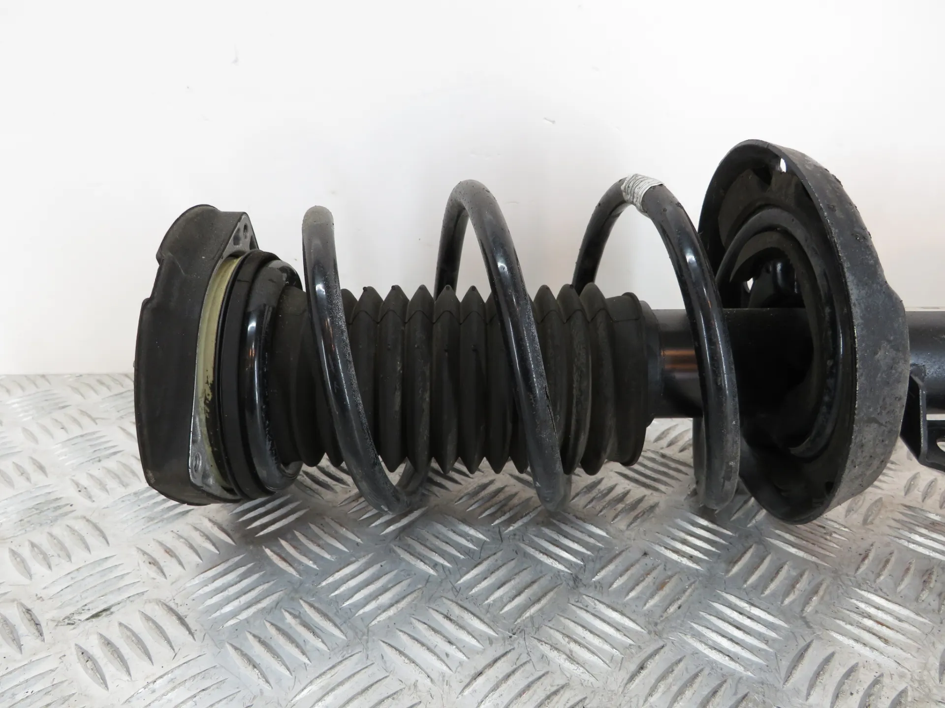 Right Front Shock Absorber OPEL Astra K Sports Tourer Imagem-1