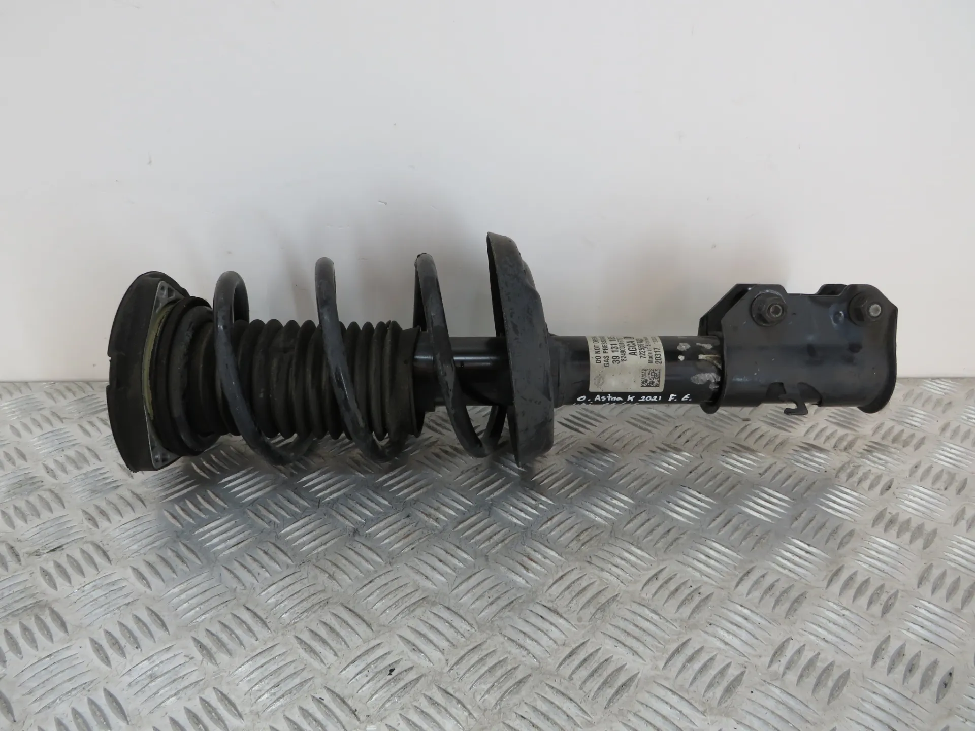 Left Front Shock Absorber OPEL Astra K Sports Tourer