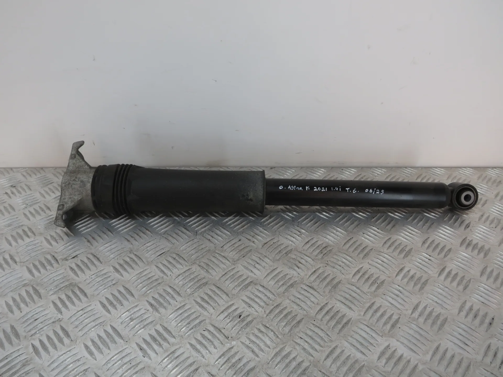Left Rear Shock Absorber OPEL Astra K Sports Tourer