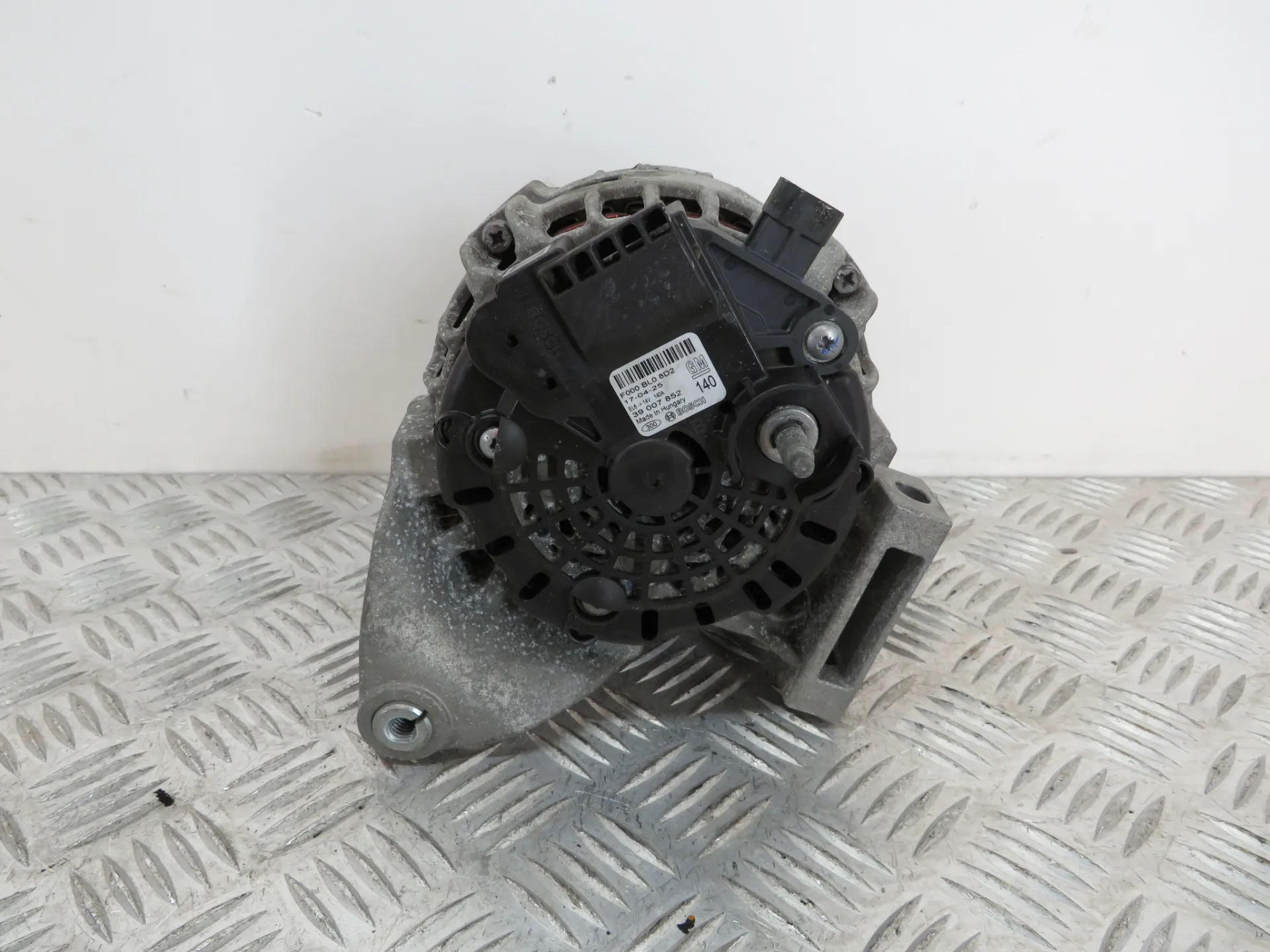 Alternator OPEL Insignia B Sports Tourer (Z18) Imagem-1