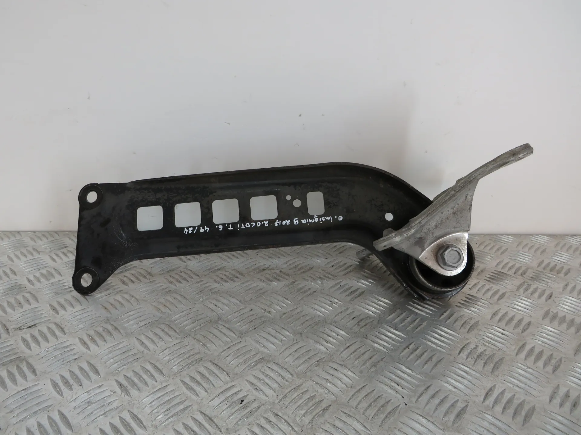 Left rear suspension arm OPEL Insignia B Sports Tourer (Z18) Imagem-1