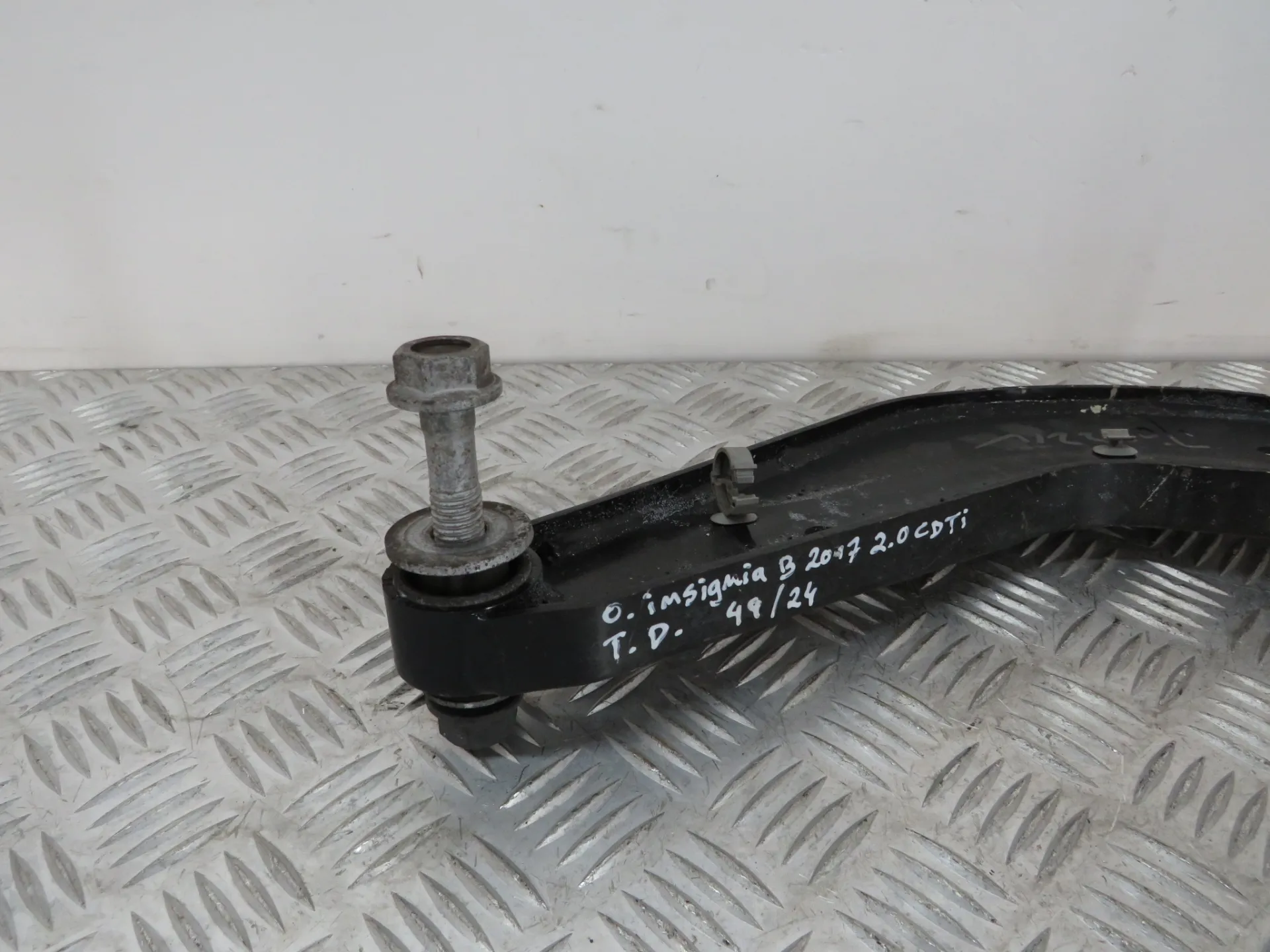 Right rear suspension arm OPEL Insignia B Sports Tourer (Z18) Imagem-1