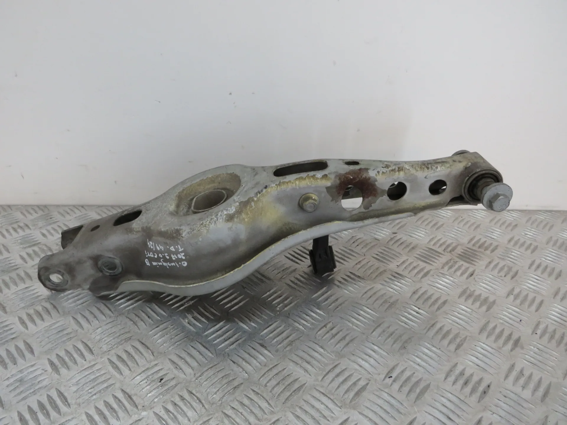 Right rear suspension arm OPEL Insignia B Sports Tourer (Z18) Imagem-1