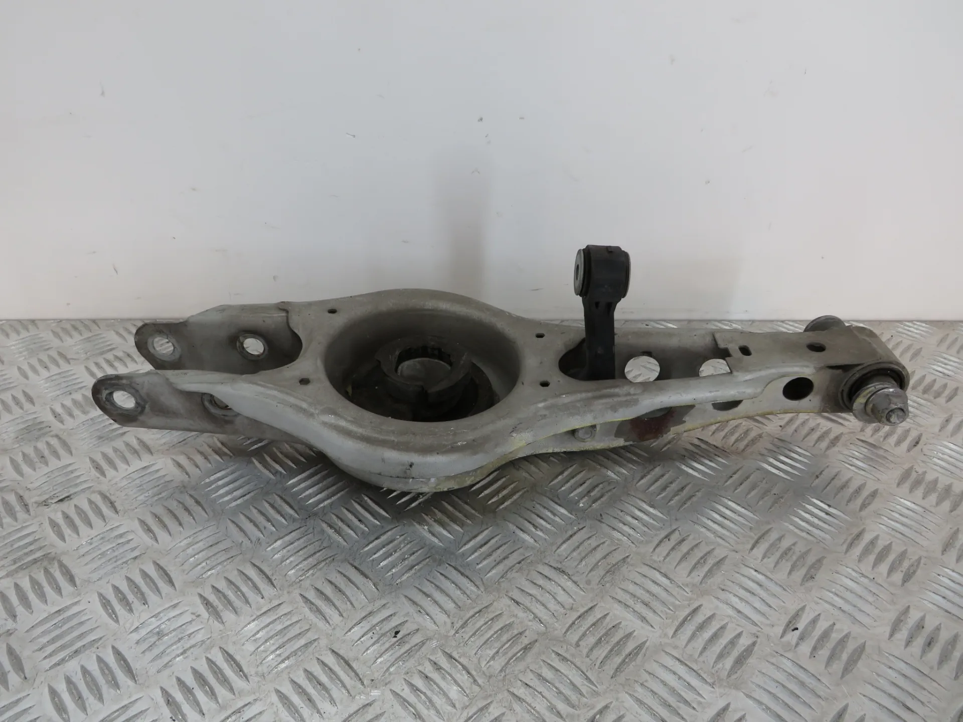 Left rear suspension arm OPEL Insignia B Sports Tourer (Z18)