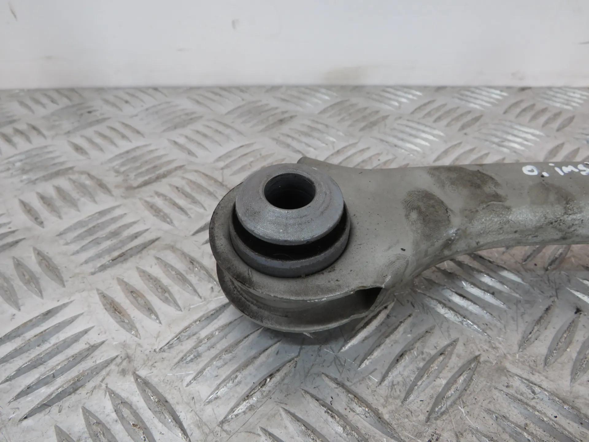 Left rear suspension arm OPEL Insignia B Sports Tourer (Z18) Imagem-1