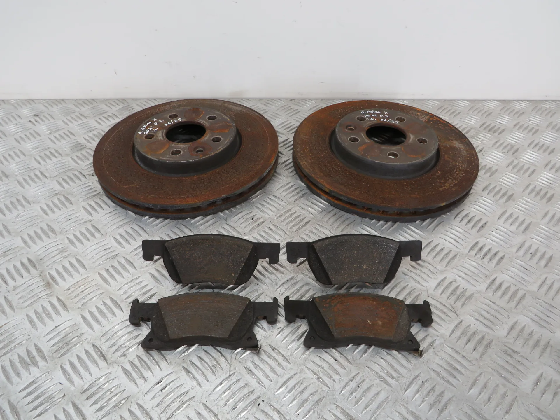 Right front brake disc OPEL Astra K Sports Tourer