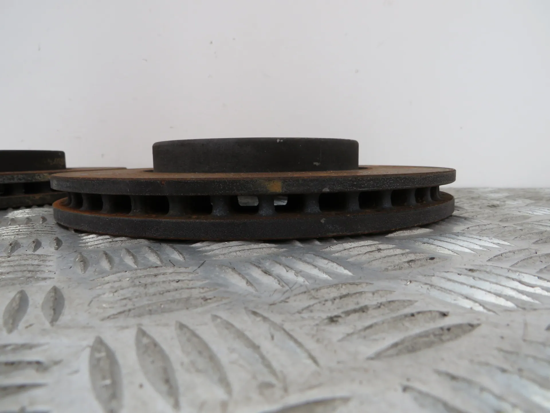 Right front brake disc OPEL Astra K Sports Tourer Imagem-2