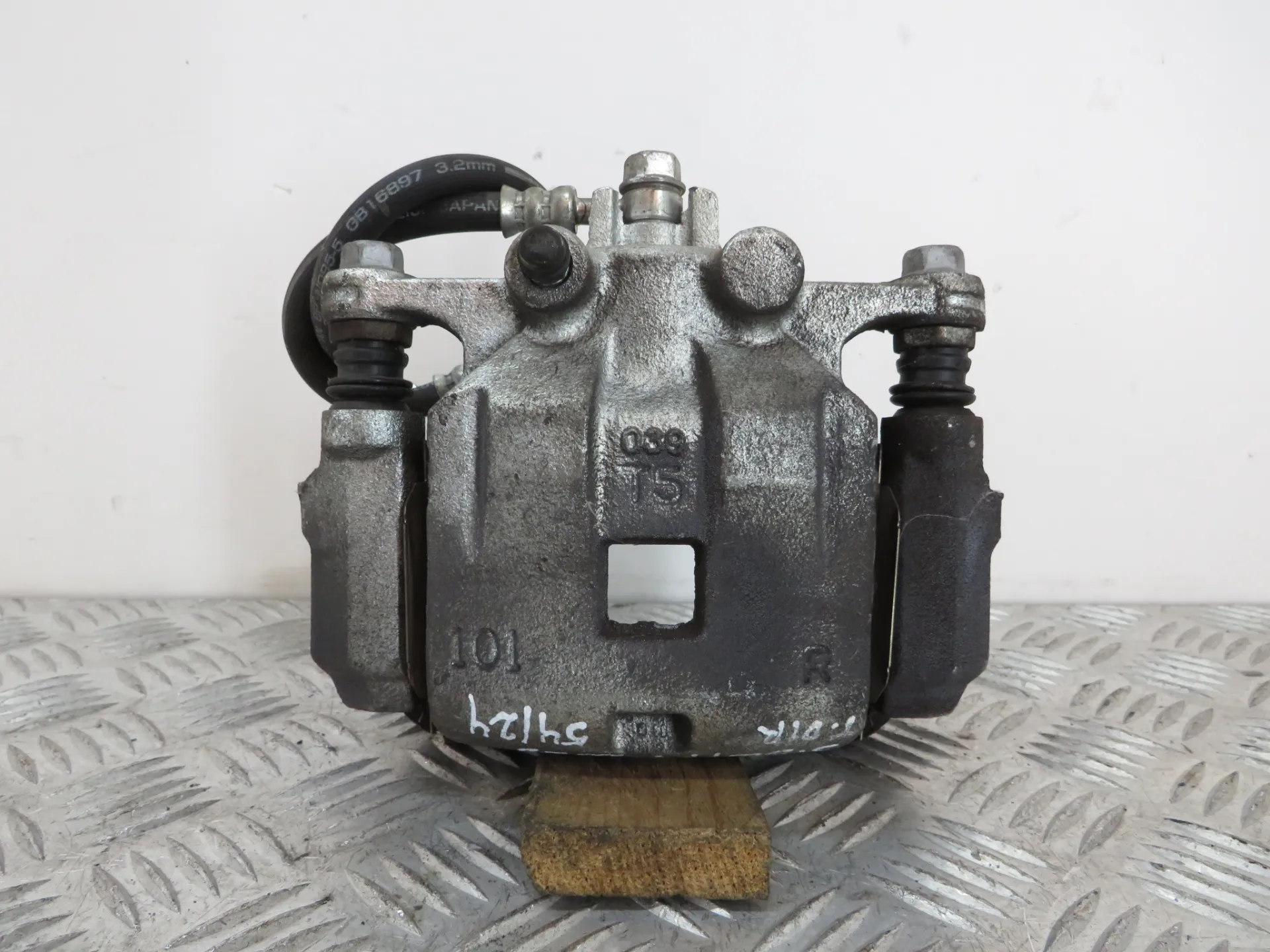 Pinça travão / maxila de travão frente direita SUZUKI Swift V (RZ, AZ)