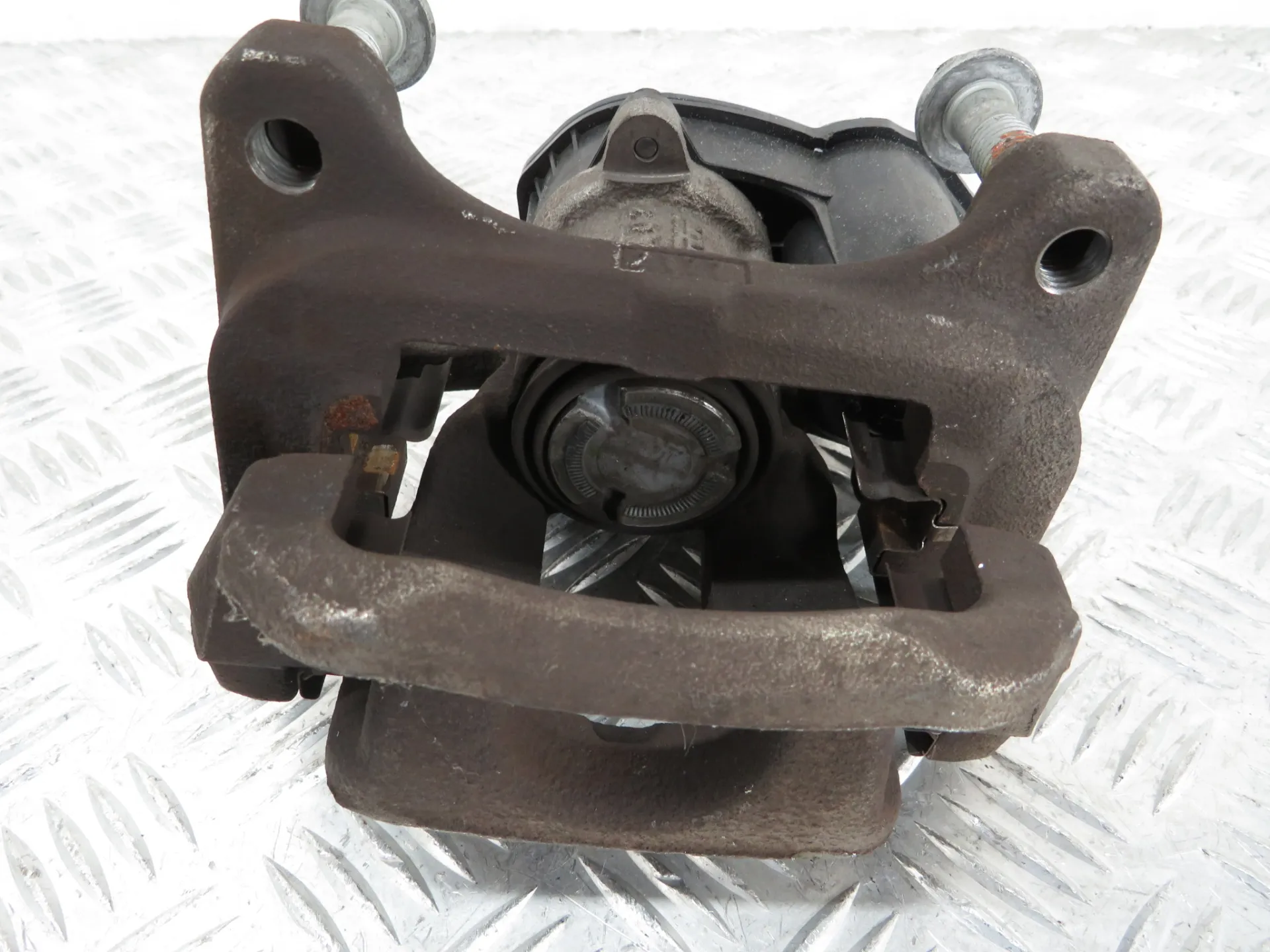 Right rear Brake Caliper OPEL Insignia B Sports Tourer (Z18) Imagem-2