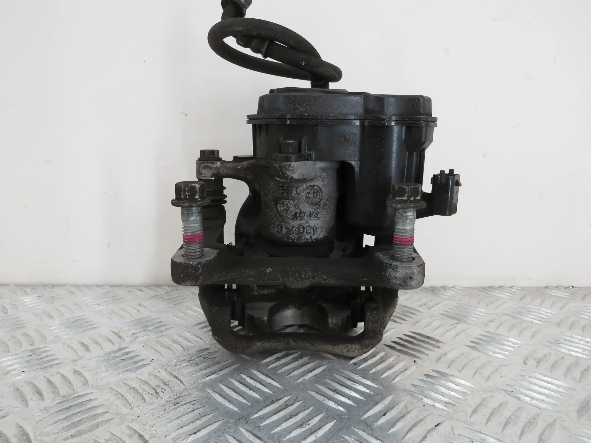 Right rear Brake Caliper OPEL Astra K Sports Tourer Imagem-1