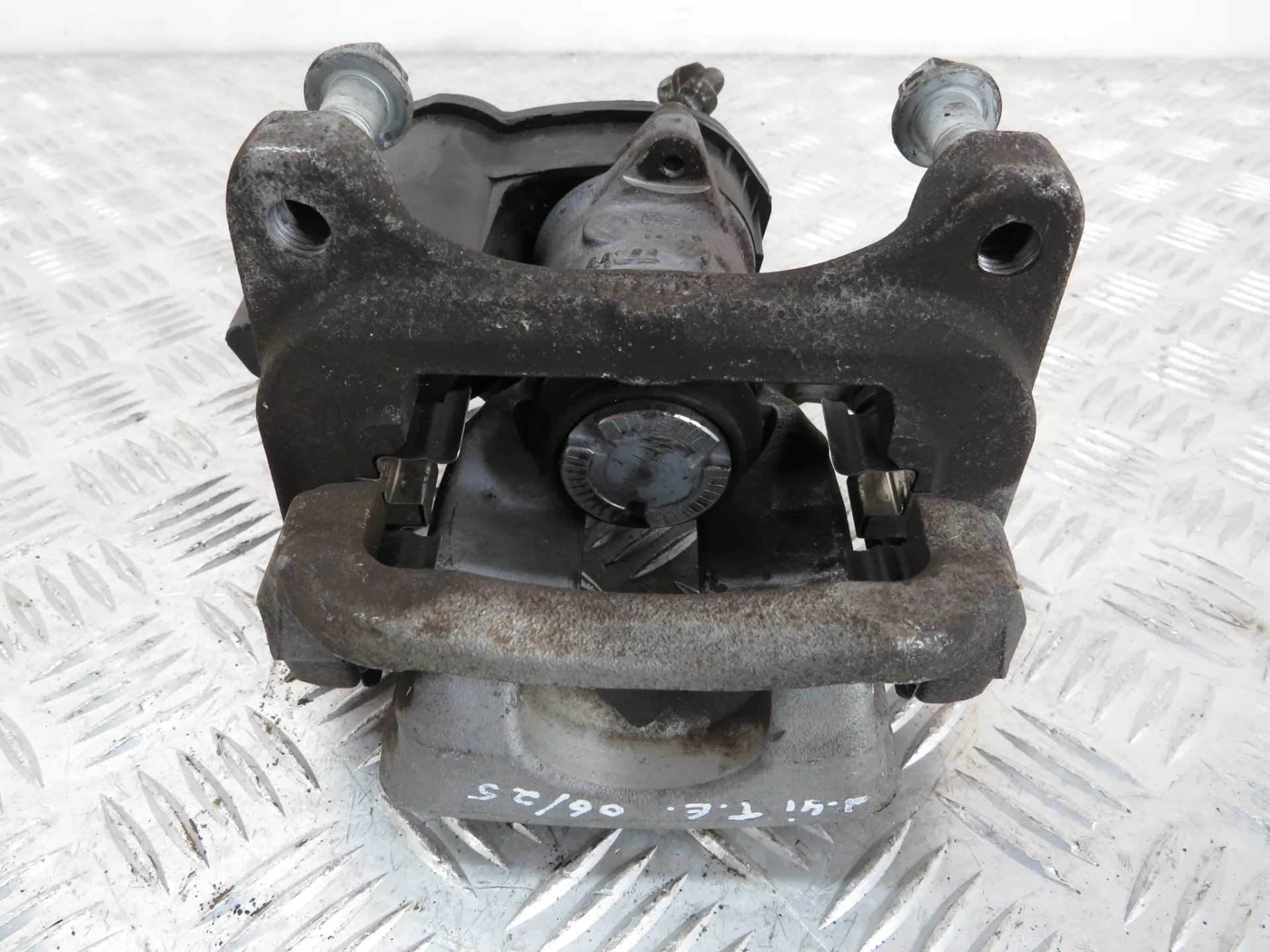 Left rear Brake Caliper OPEL Astra K Sports Tourer Imagem-2