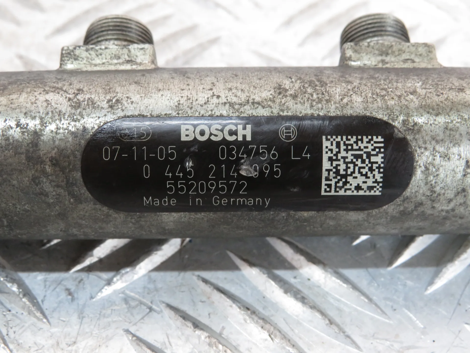 Fuel rail OPEL Vectra C Imagem-2