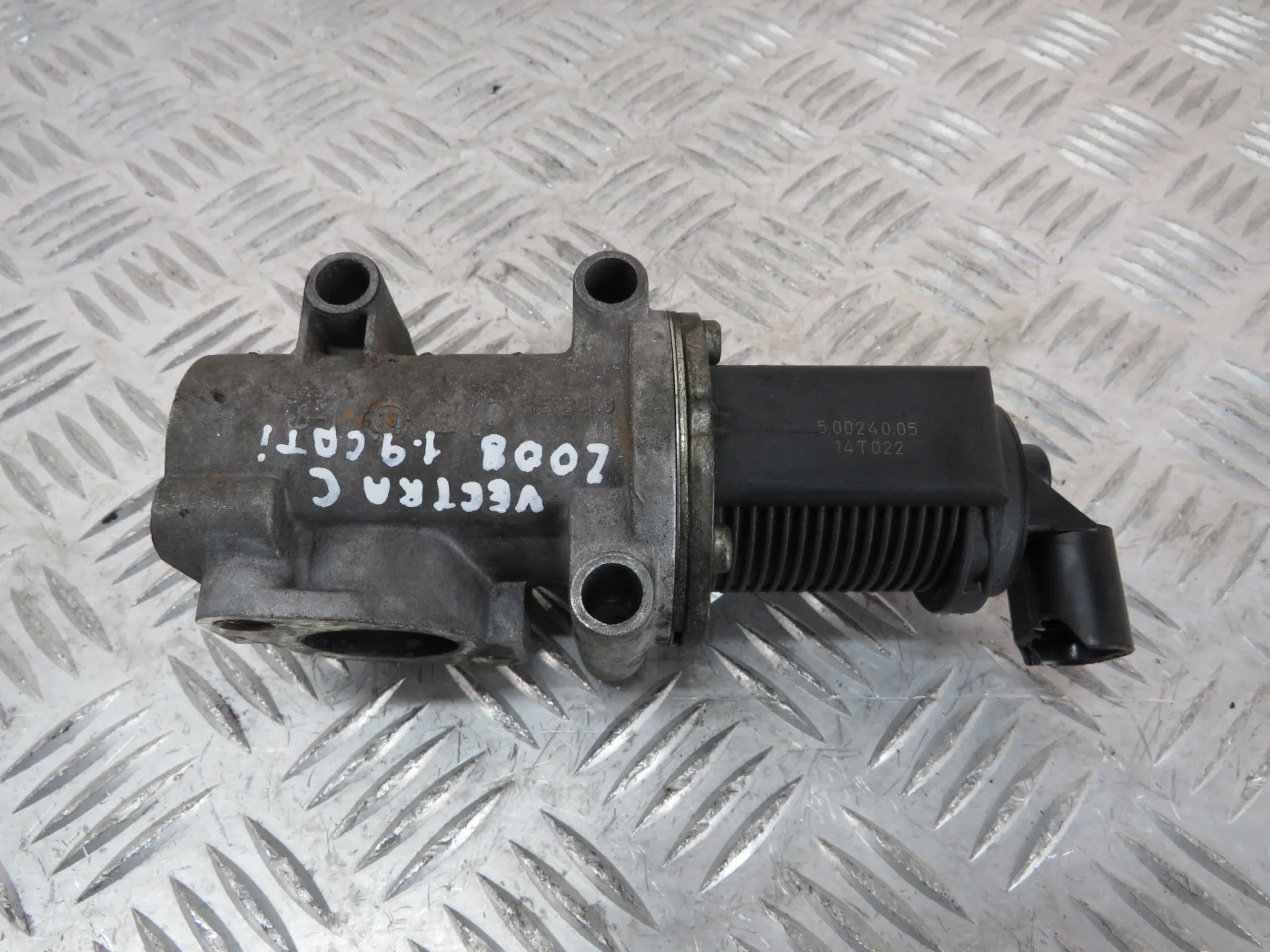 EGR valve OPEL Vectra C