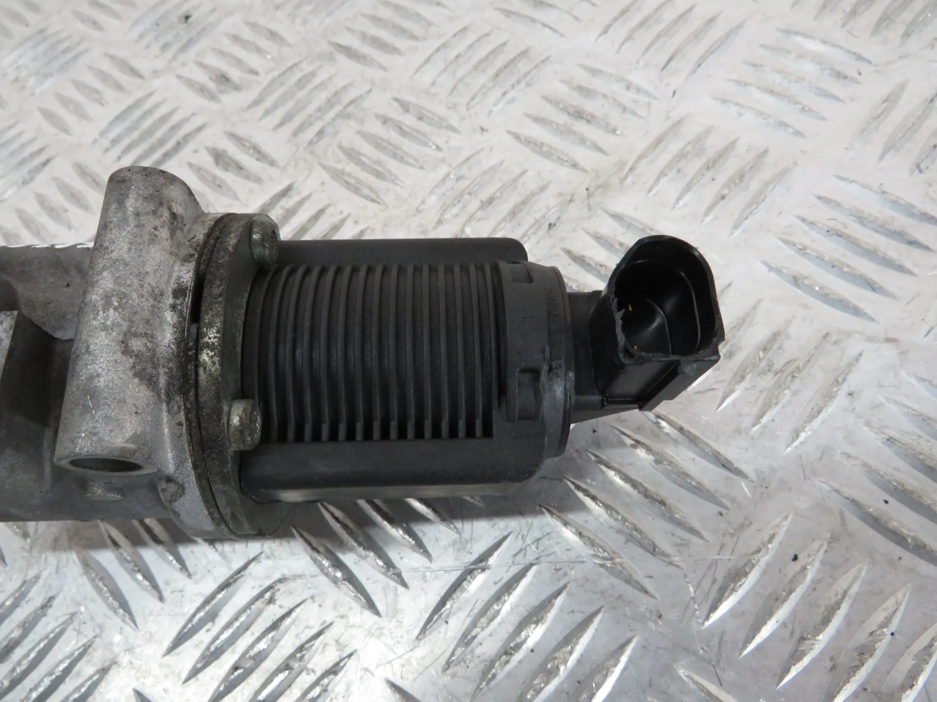EGR valve OPEL Vectra C Imagem-2