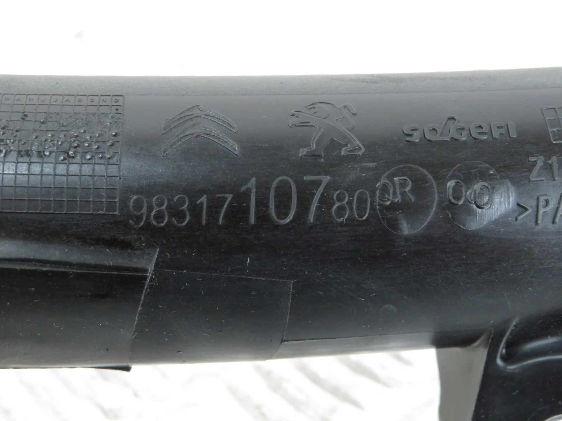 Tubo do intercooler PEUGEOT 208 II Imagem-3