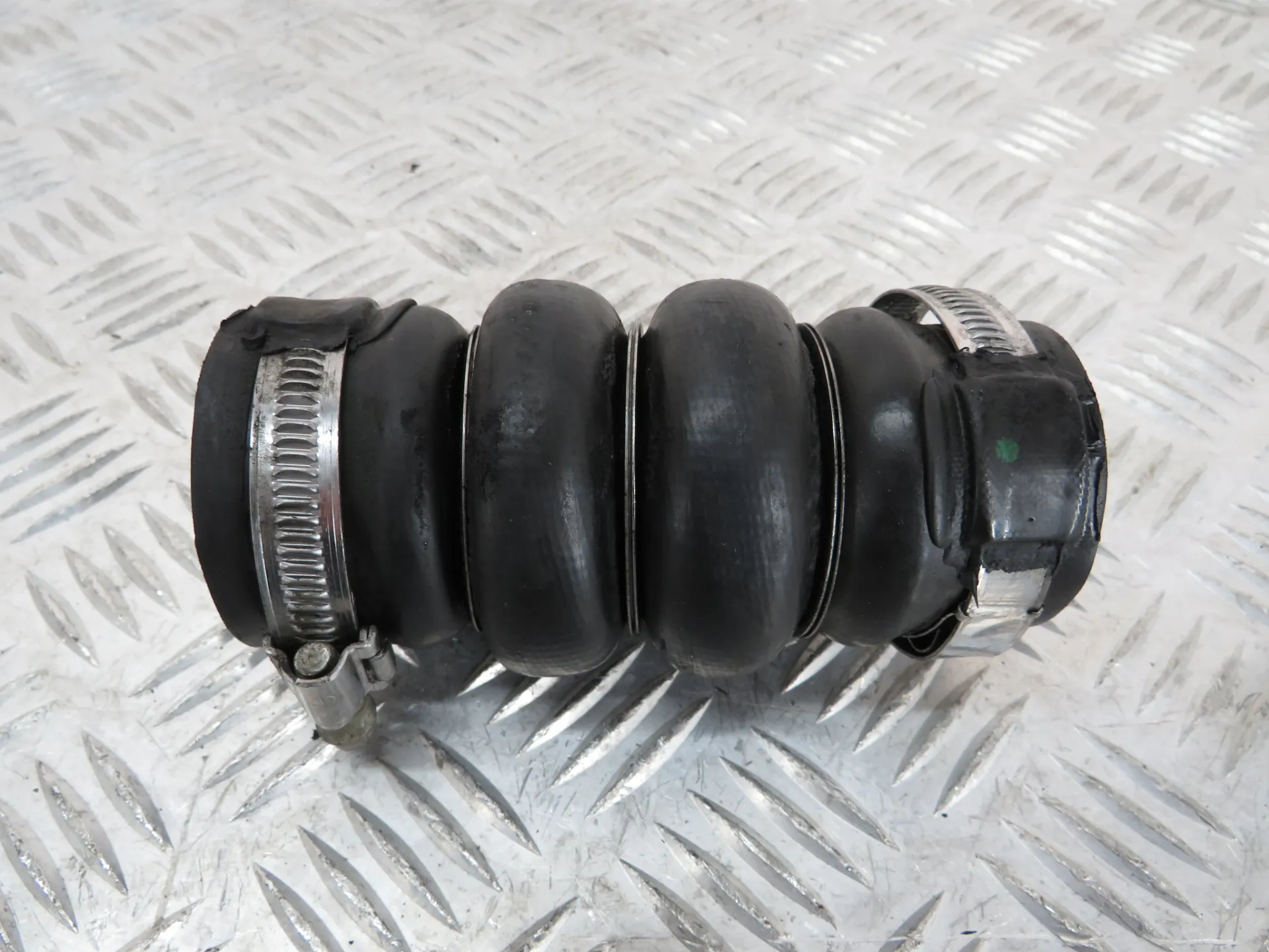 Tubo do intercooler PEUGEOT 208 II Imagem-1