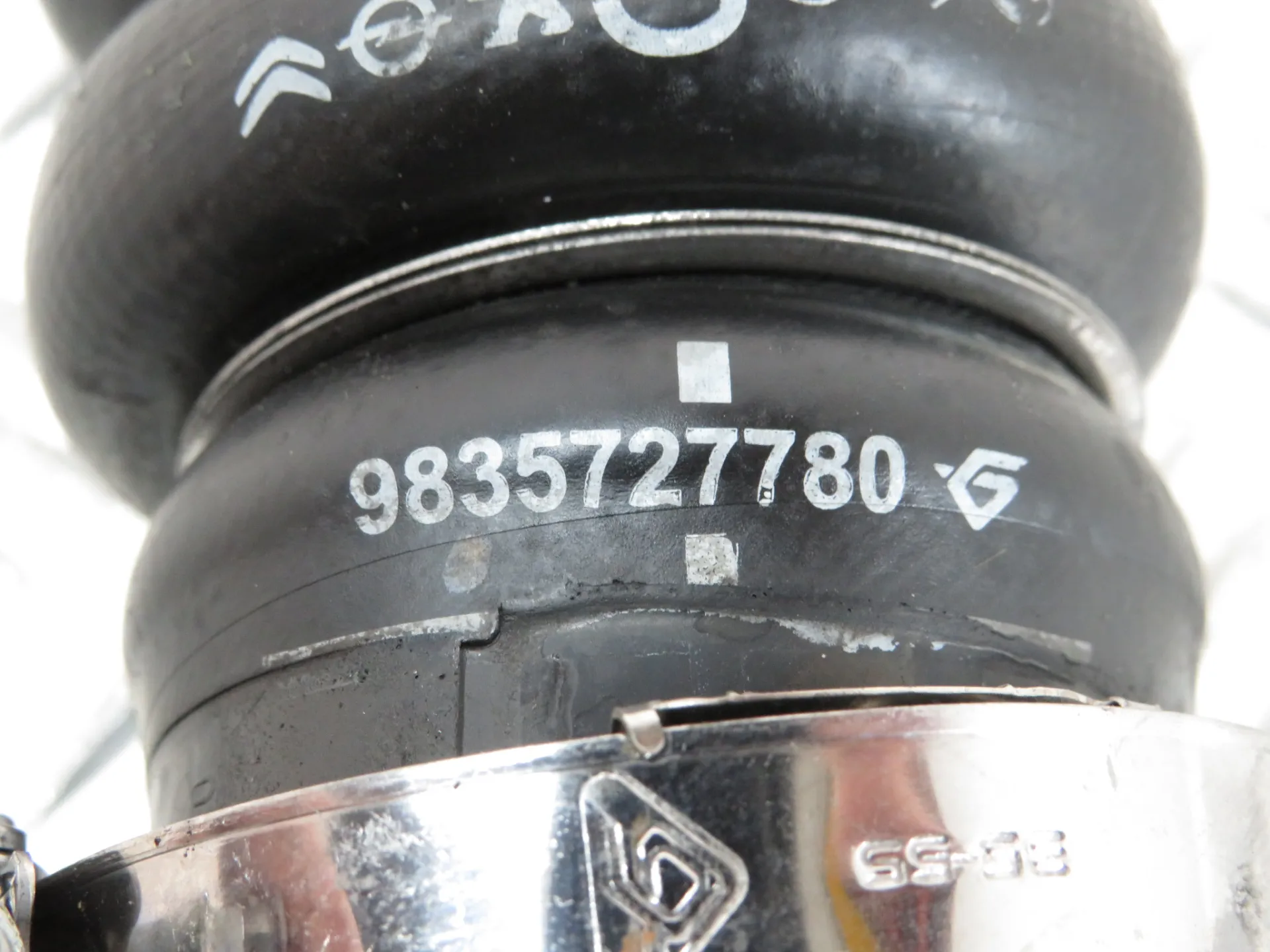 Tubo do intercooler PEUGEOT 208 II Imagem-2