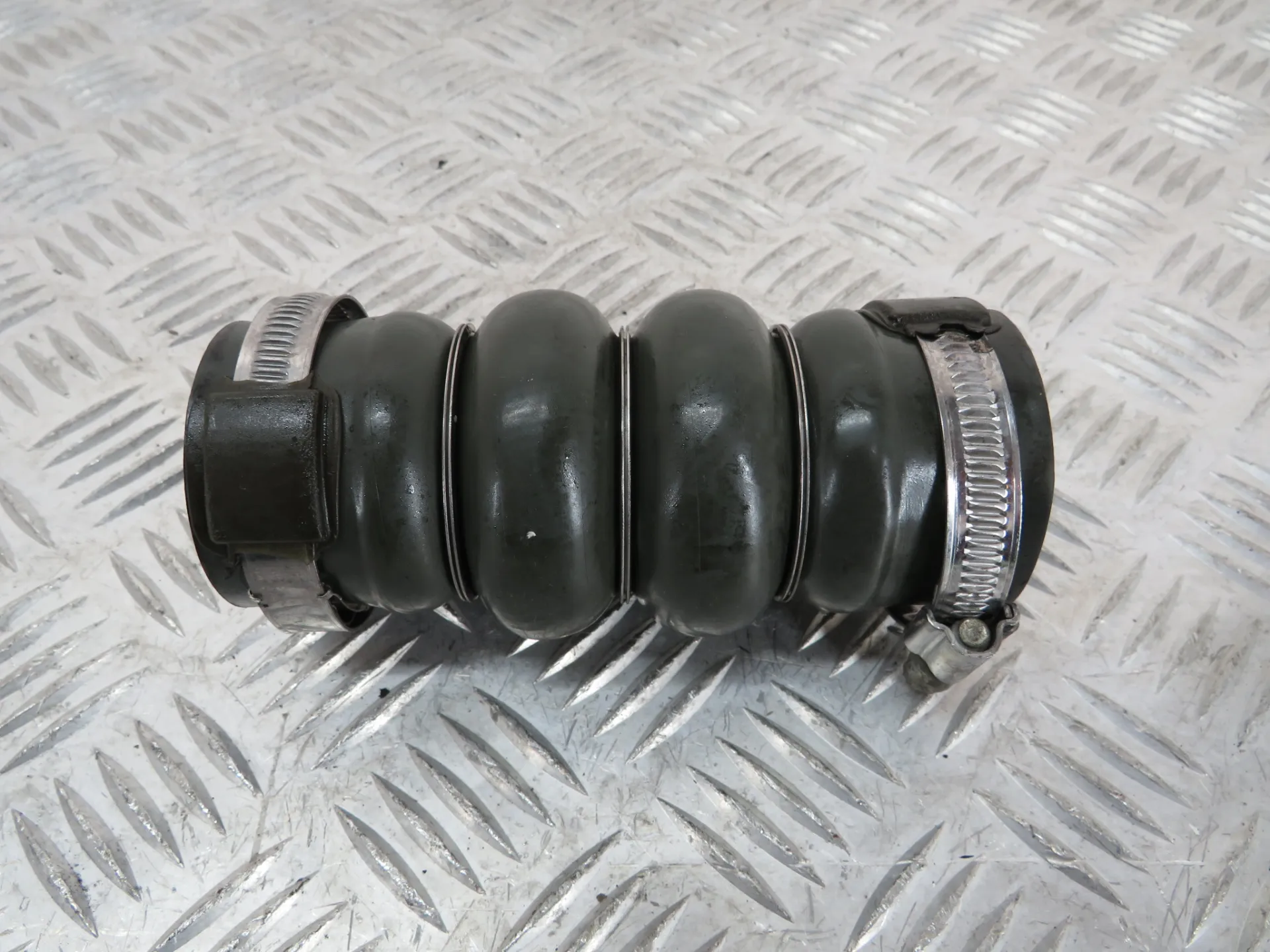 Tubo do intercooler PEUGEOT 208 II Imagem-1