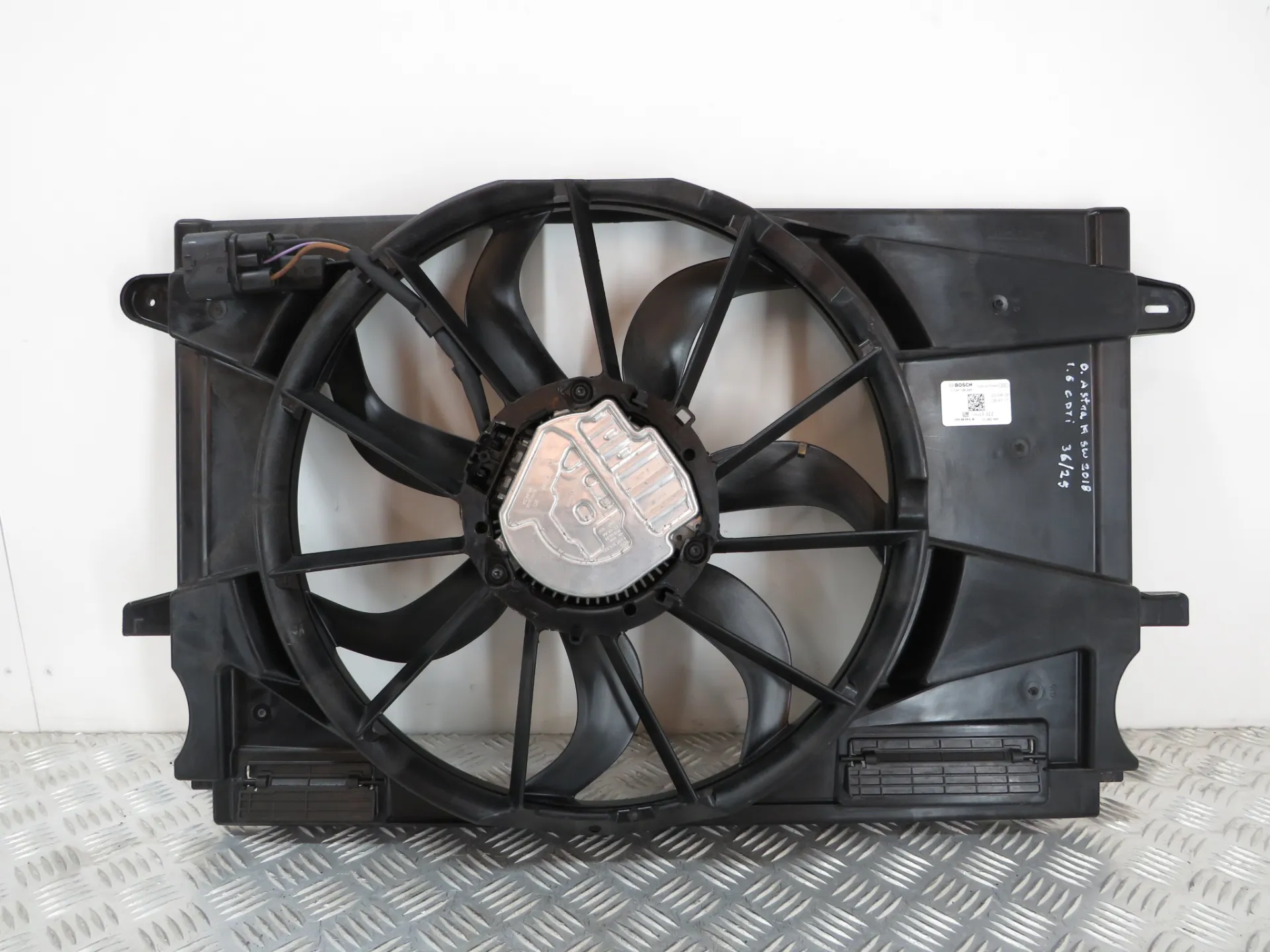 Cooling fan OPEL Astra K Sports Tourer Imagem-1