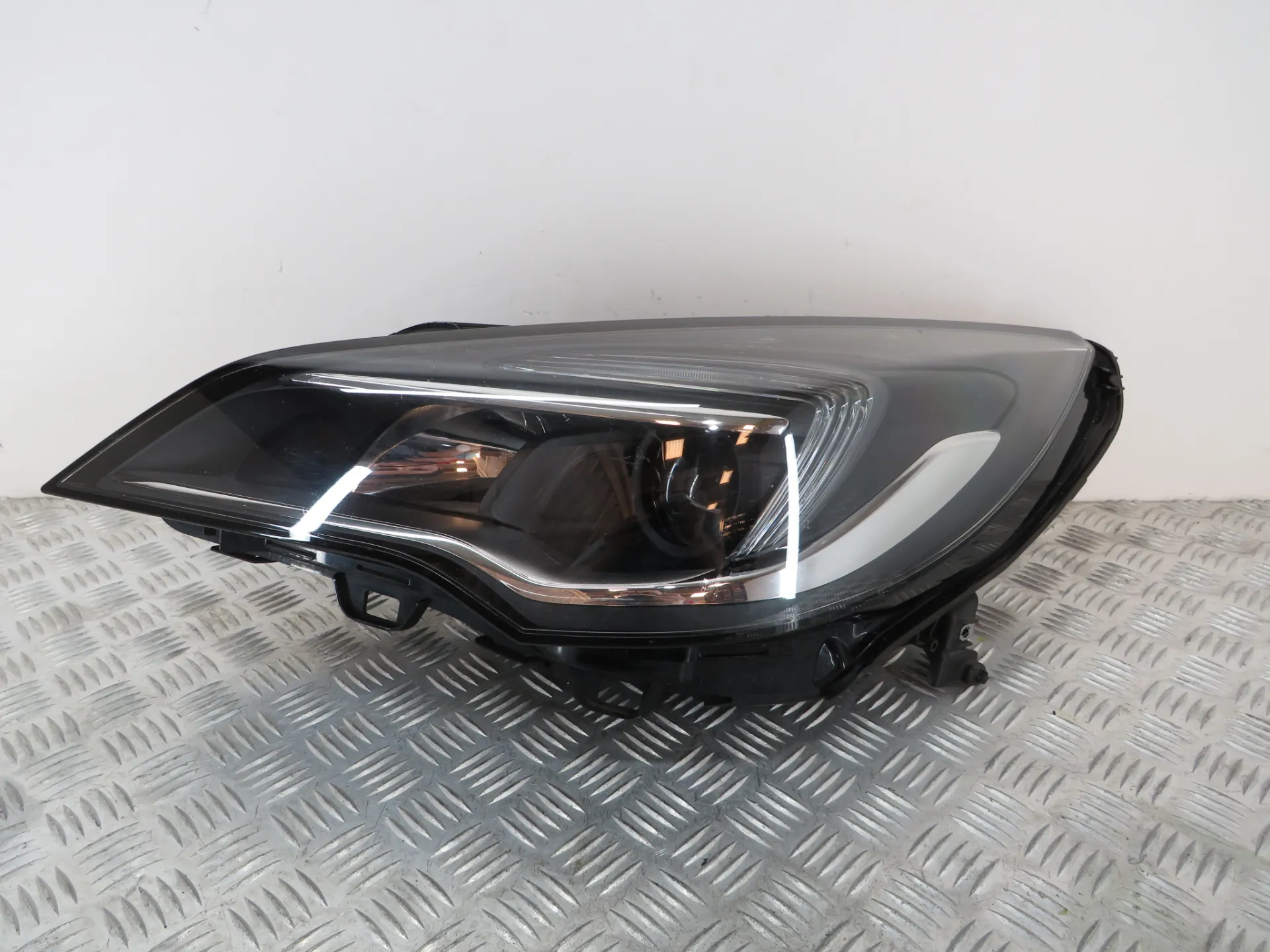 Left Headlight OPEL Astra K Sports Tourer