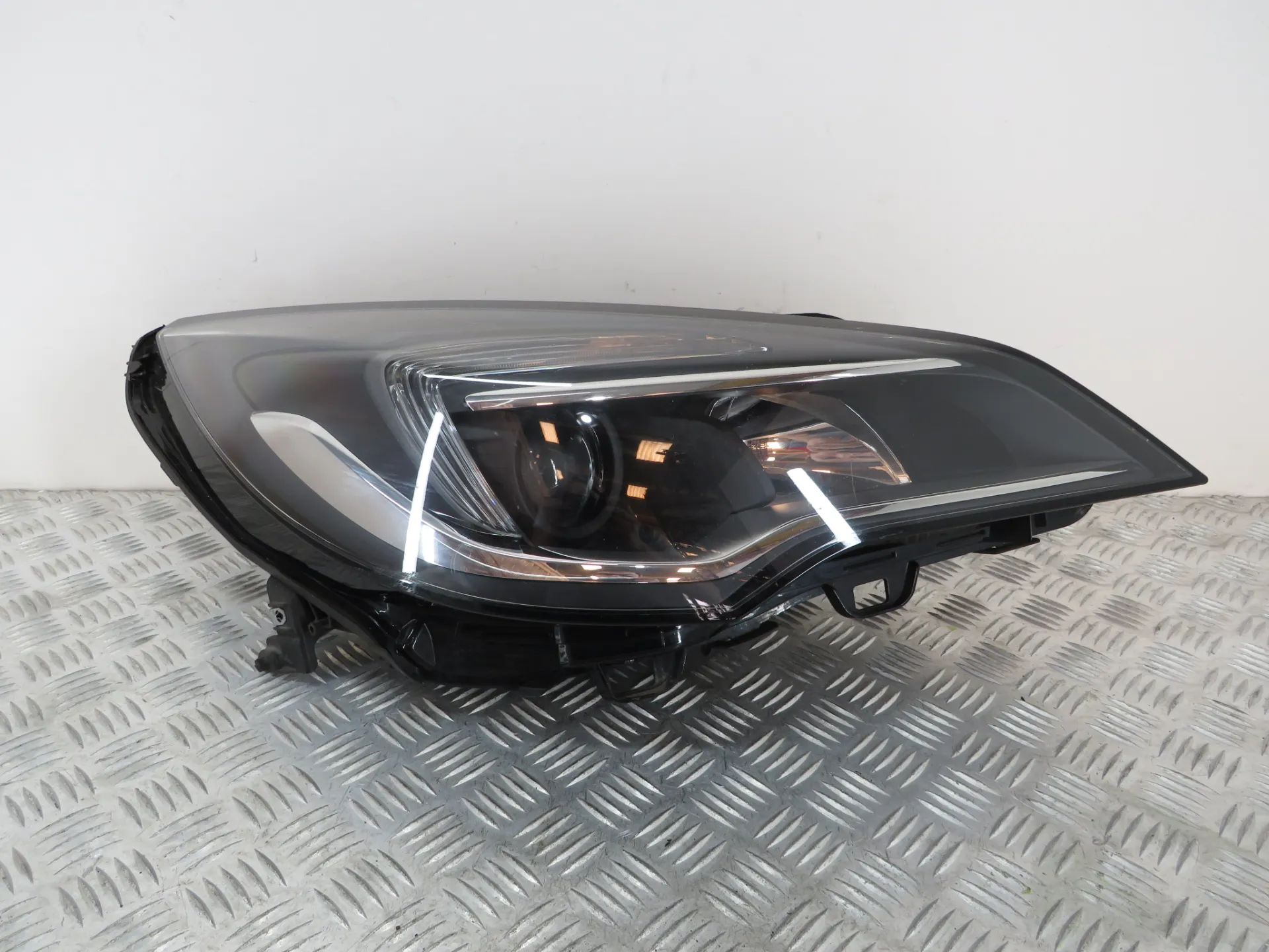 Right Headlight OPEL Astra K Sports Tourer