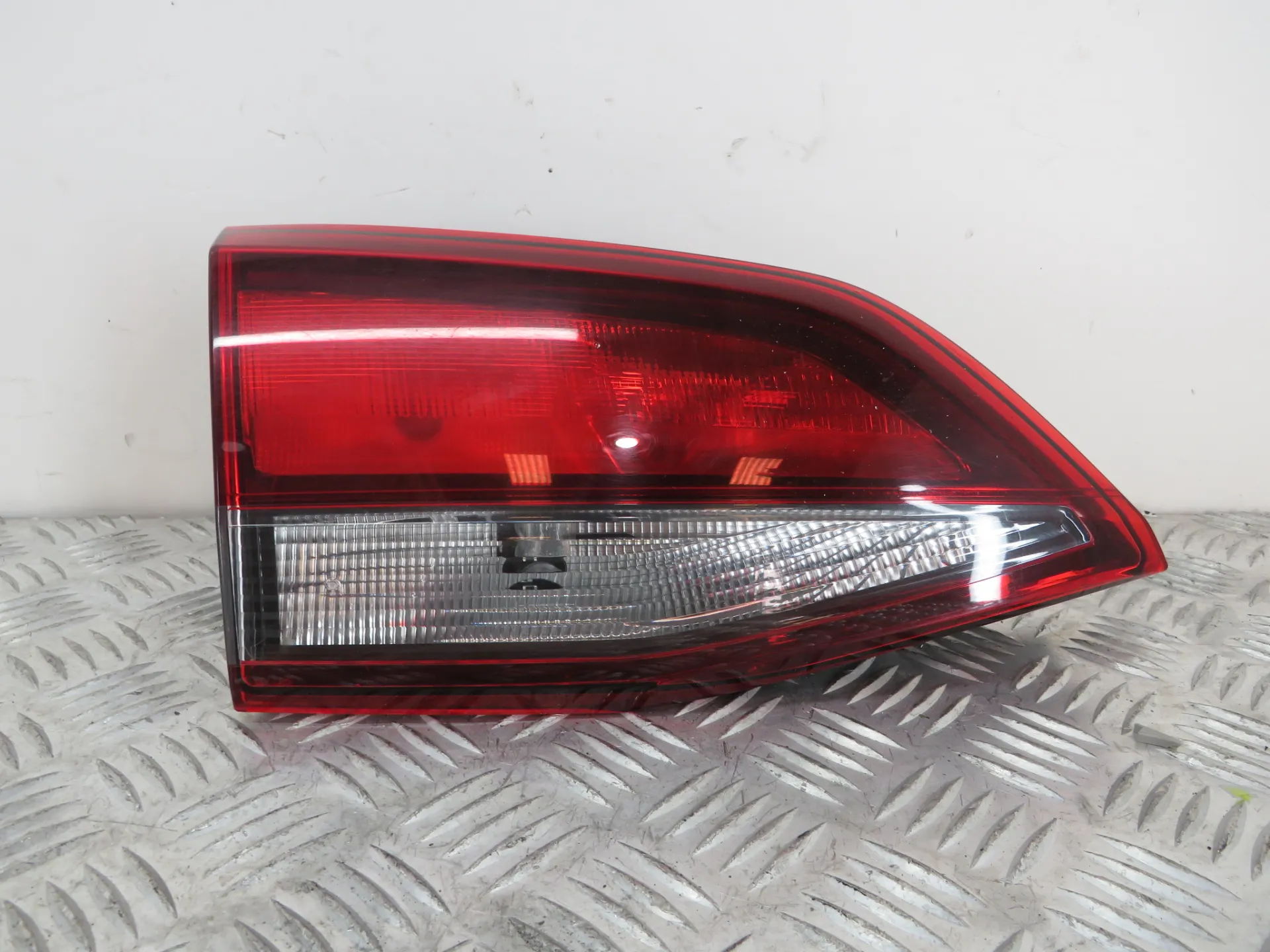 Left Tailgate light  OPEL Astra K Sports Tourer
