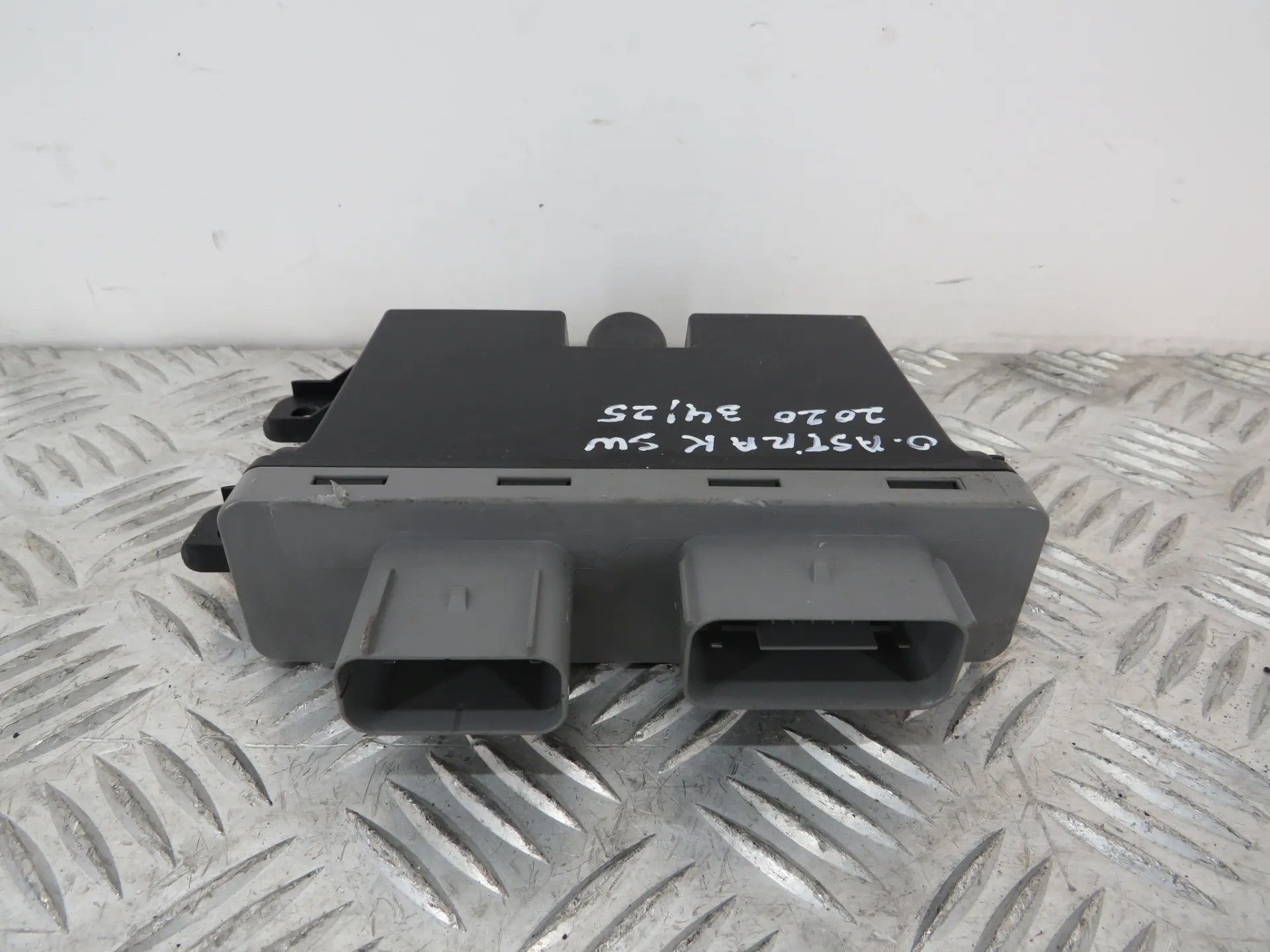 Generic Unit Module OPEL Astra K Sports Tourer
