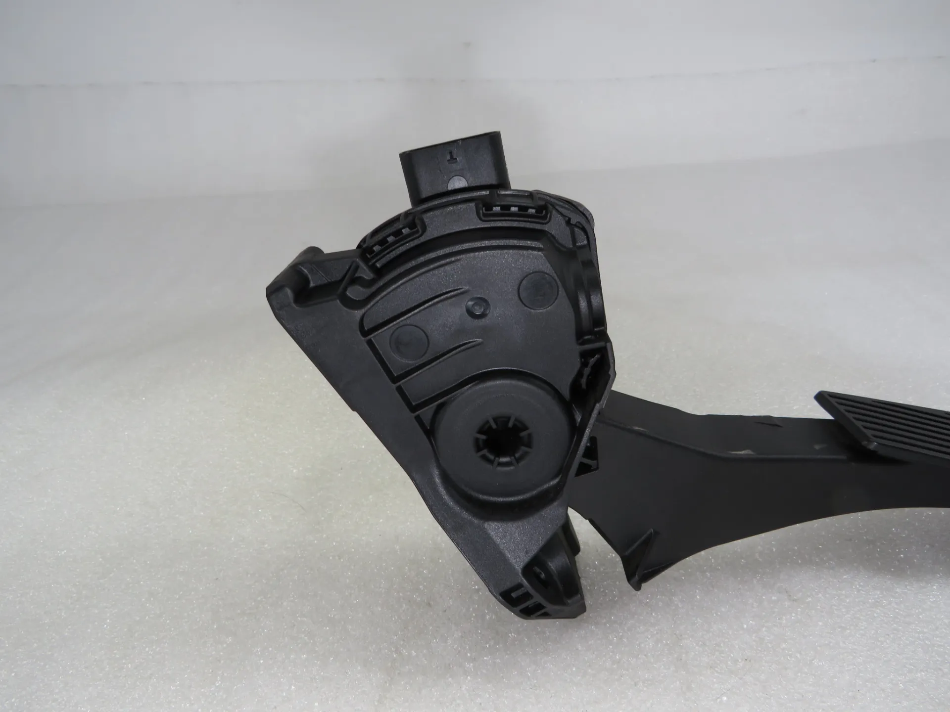 Gaspedal OPEL Astra K Sports Tourer Imagem-2