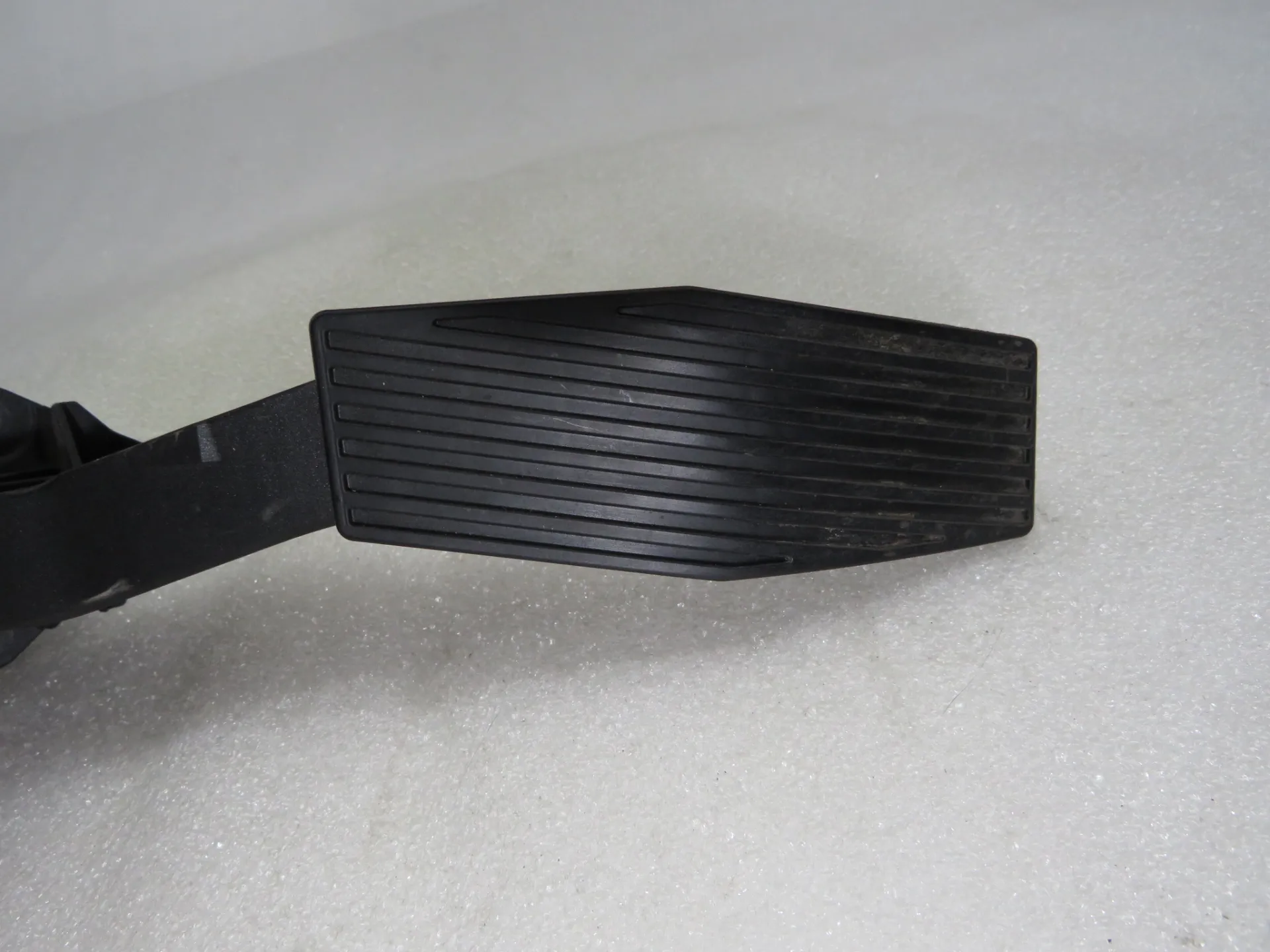 Gaspedal OPEL Astra K Sports Tourer Imagem-1