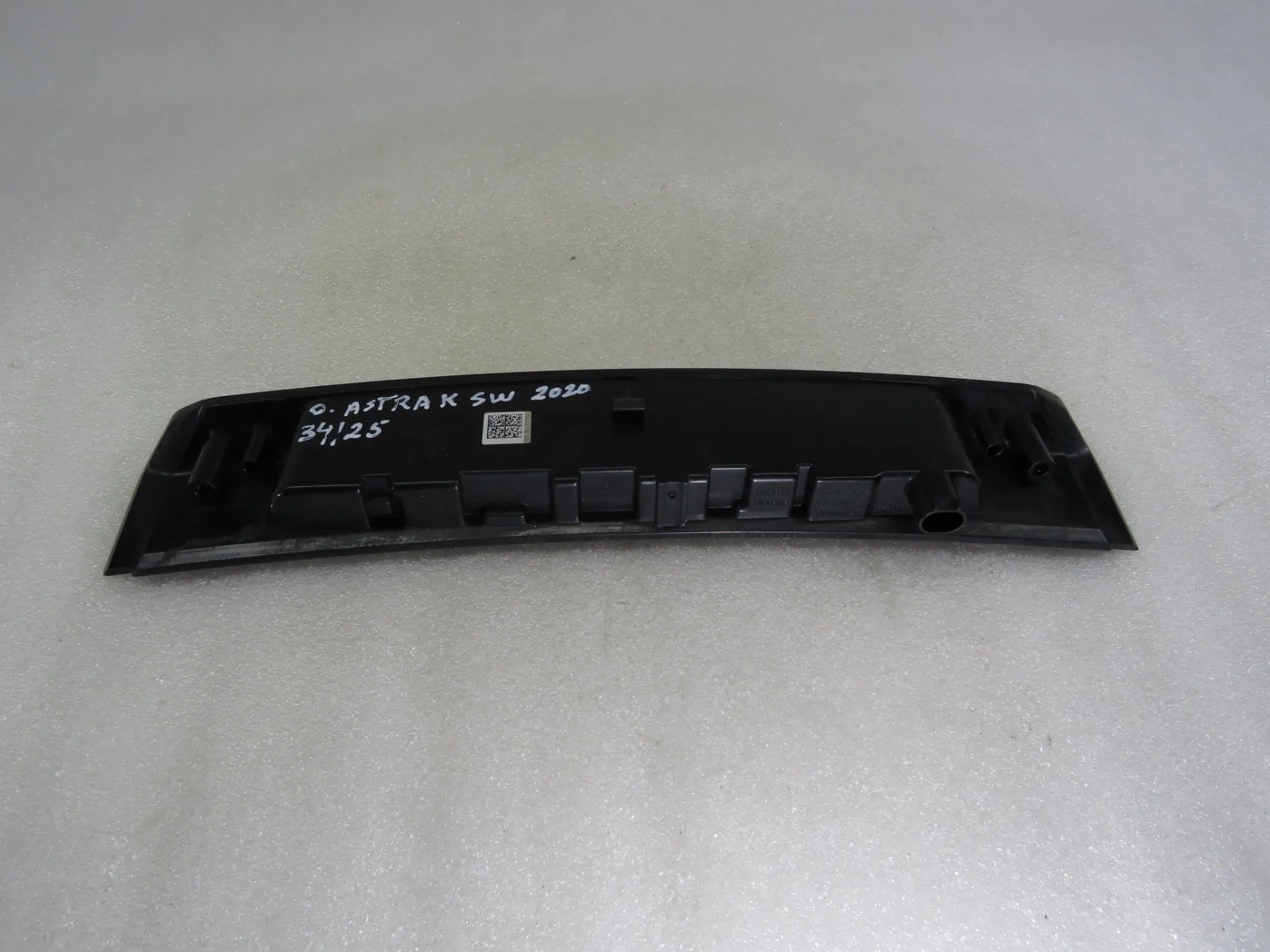 Additional stop light / 3rd stop light OPEL Astra K Sports Tourer Imagem-1