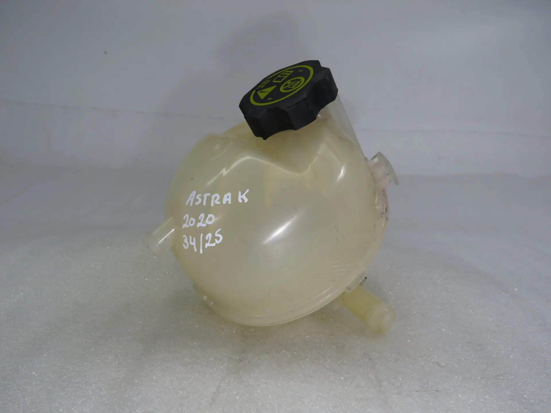 Generic reservoir OPEL Astra K Sports Tourer