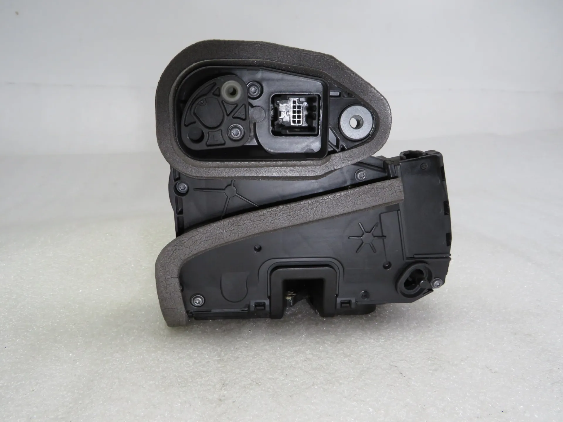 Rear Left Door Lock OPEL Astra K Sports Tourer Imagem-1