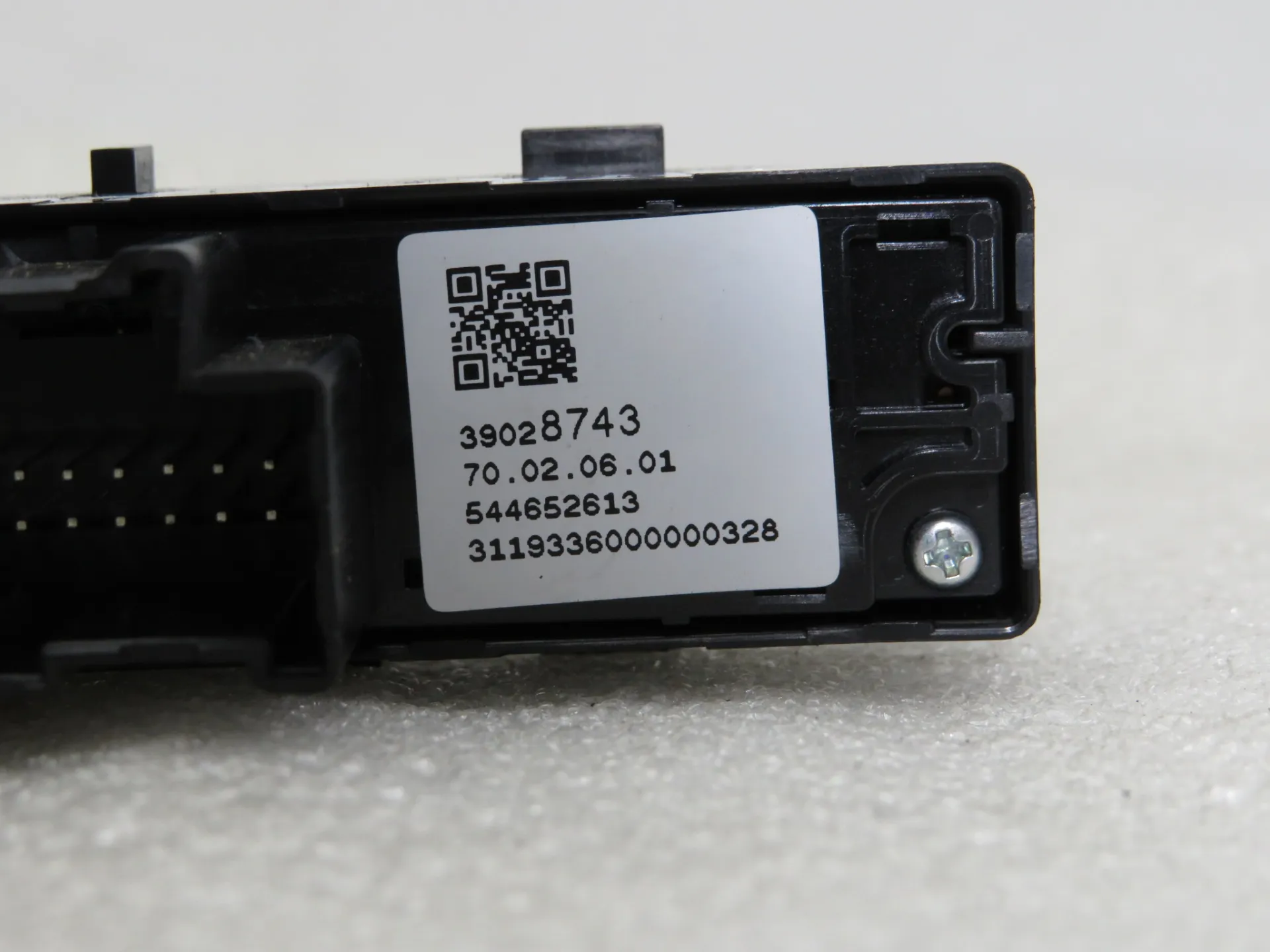 Electromechanical switch  OPEL Astra K Sports Tourer Imagem-2