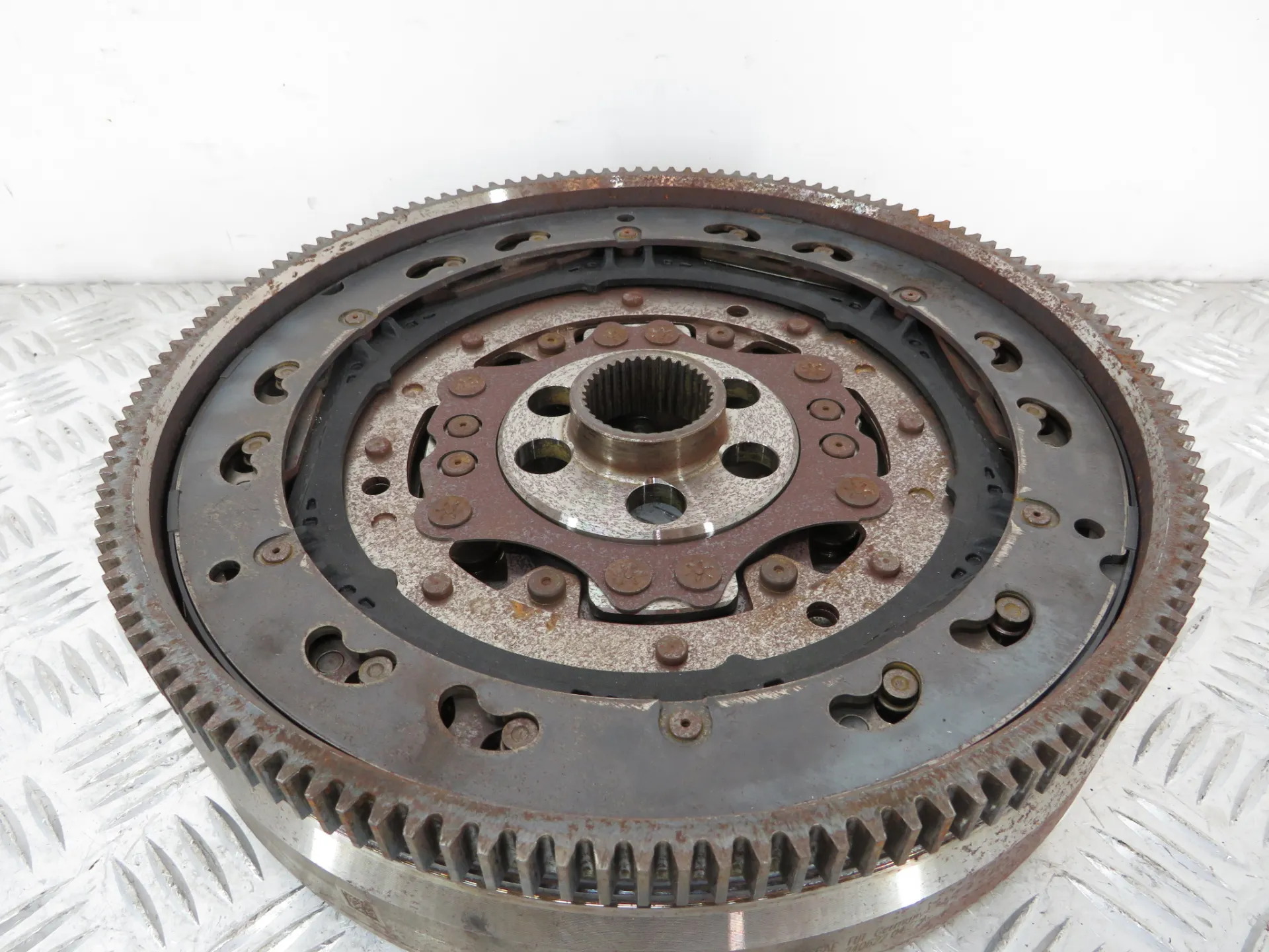 Volante motor VOLKSWAGEN Transporter VI Kombi (SGB, SGG, SGJ) Imagem-1