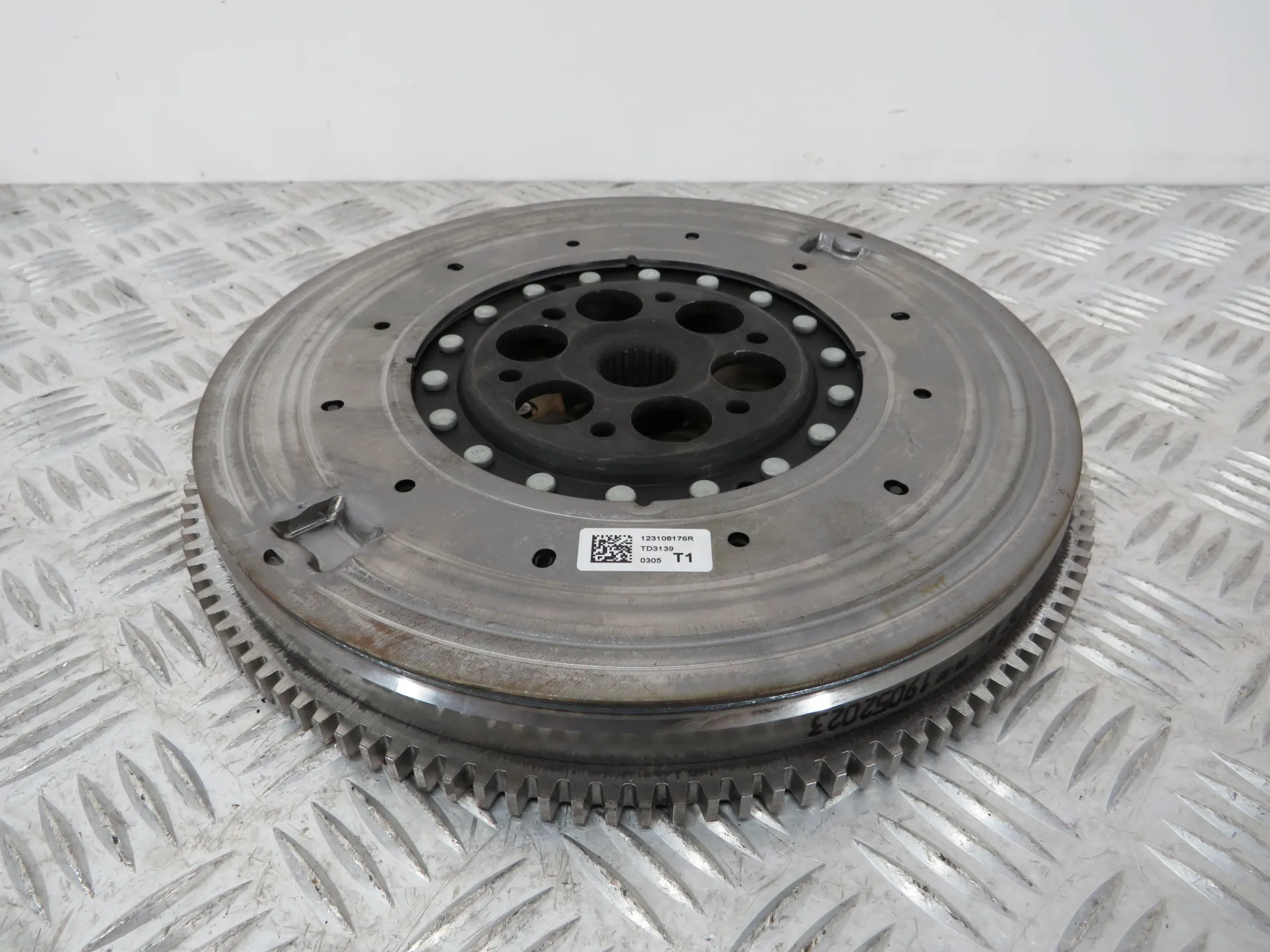 Volante motor RENAULT Clio V (BF_)