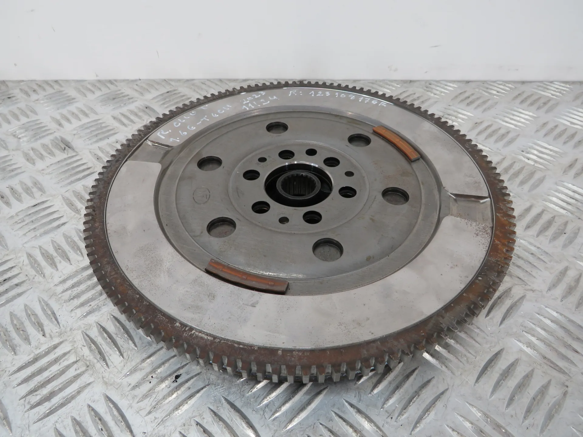 Volante motor RENAULT Clio V (BF_) Imagem-1