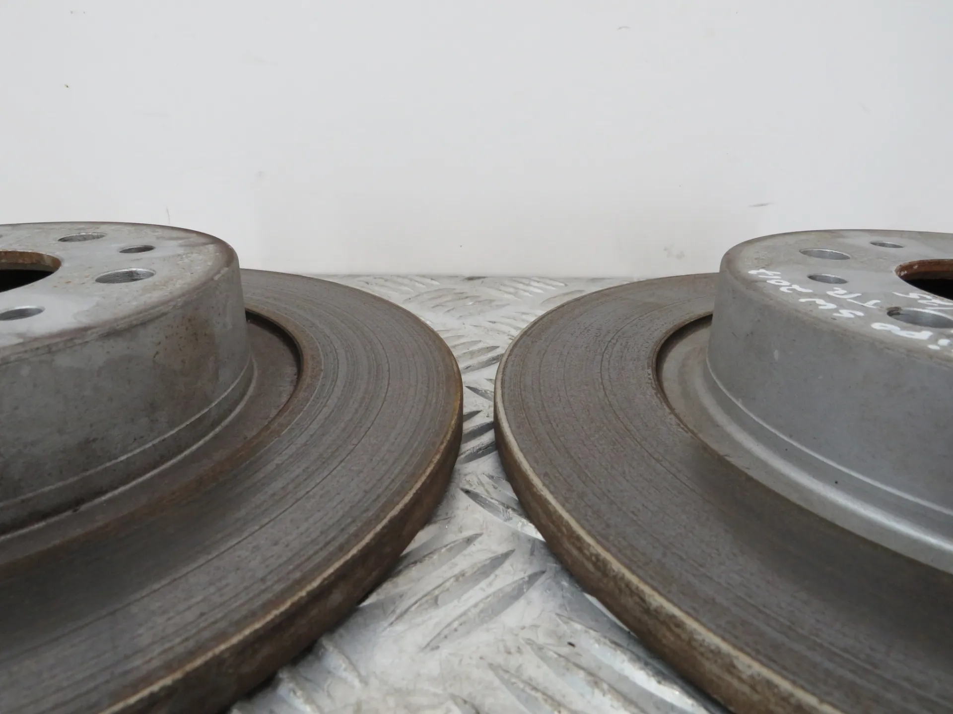 Disque de frein arrière Droite FIAT Tipo Wagon (358_) Imagem-1