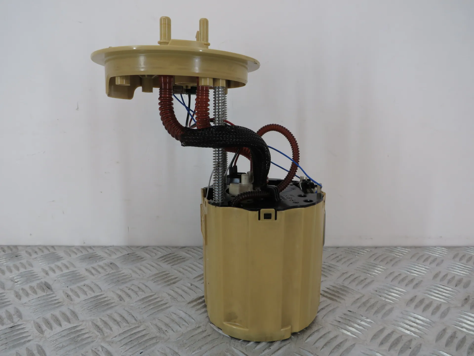 Fuel pump OPEL Astra K Sports Tourer