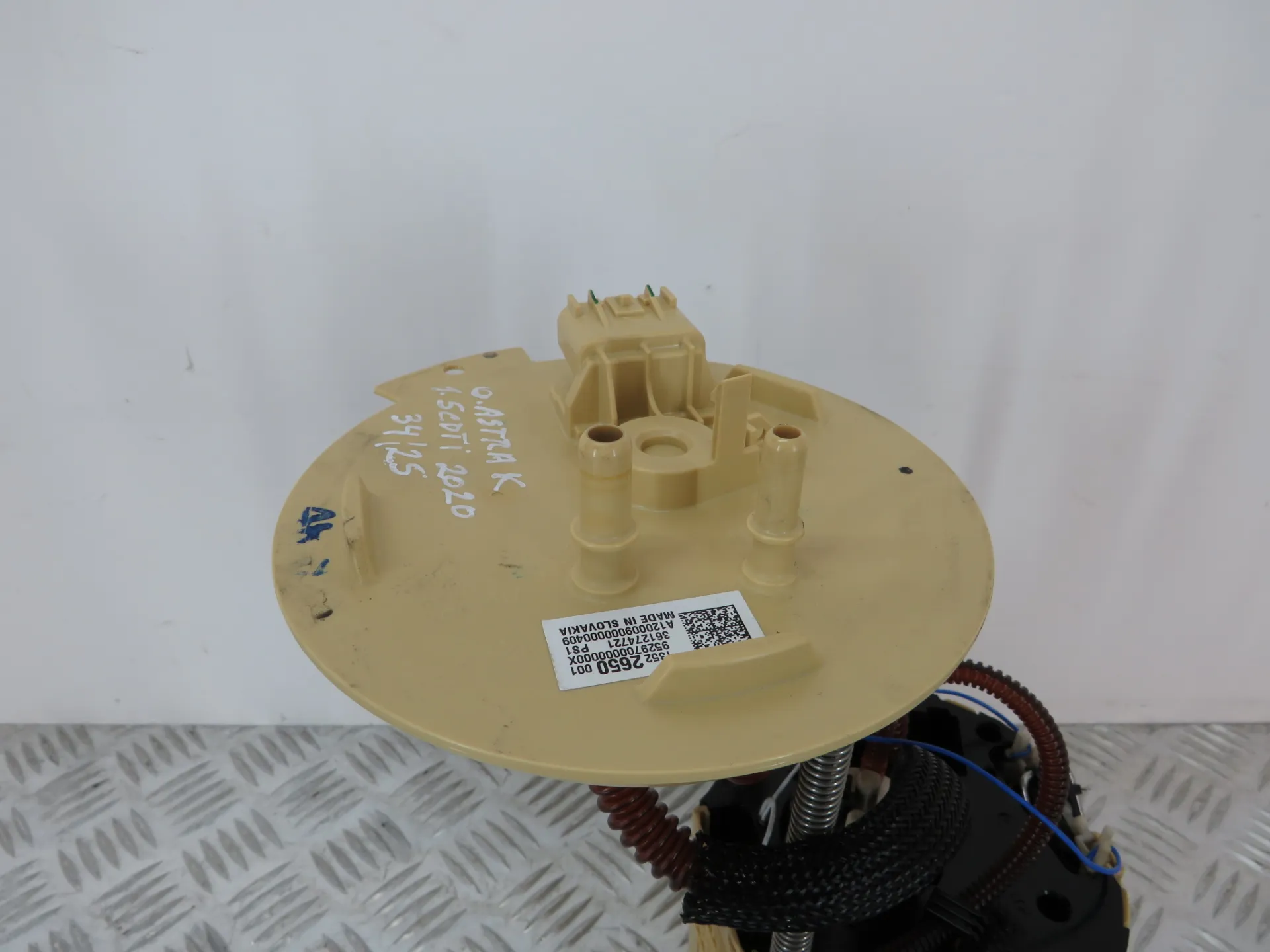 Fuel pump OPEL Astra K Sports Tourer Imagem-2
