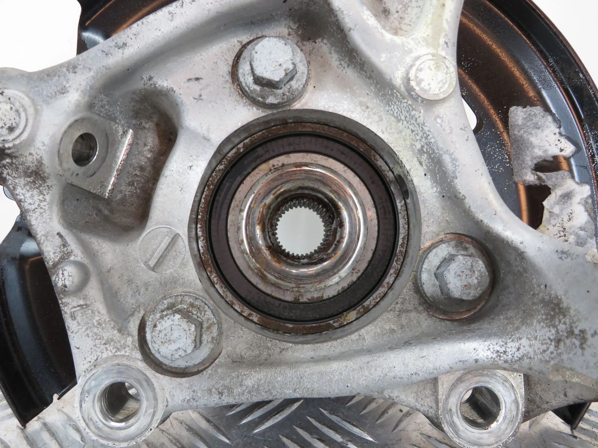 Left front steering knuckle OPEL Astra K Sports Tourer Imagem-1