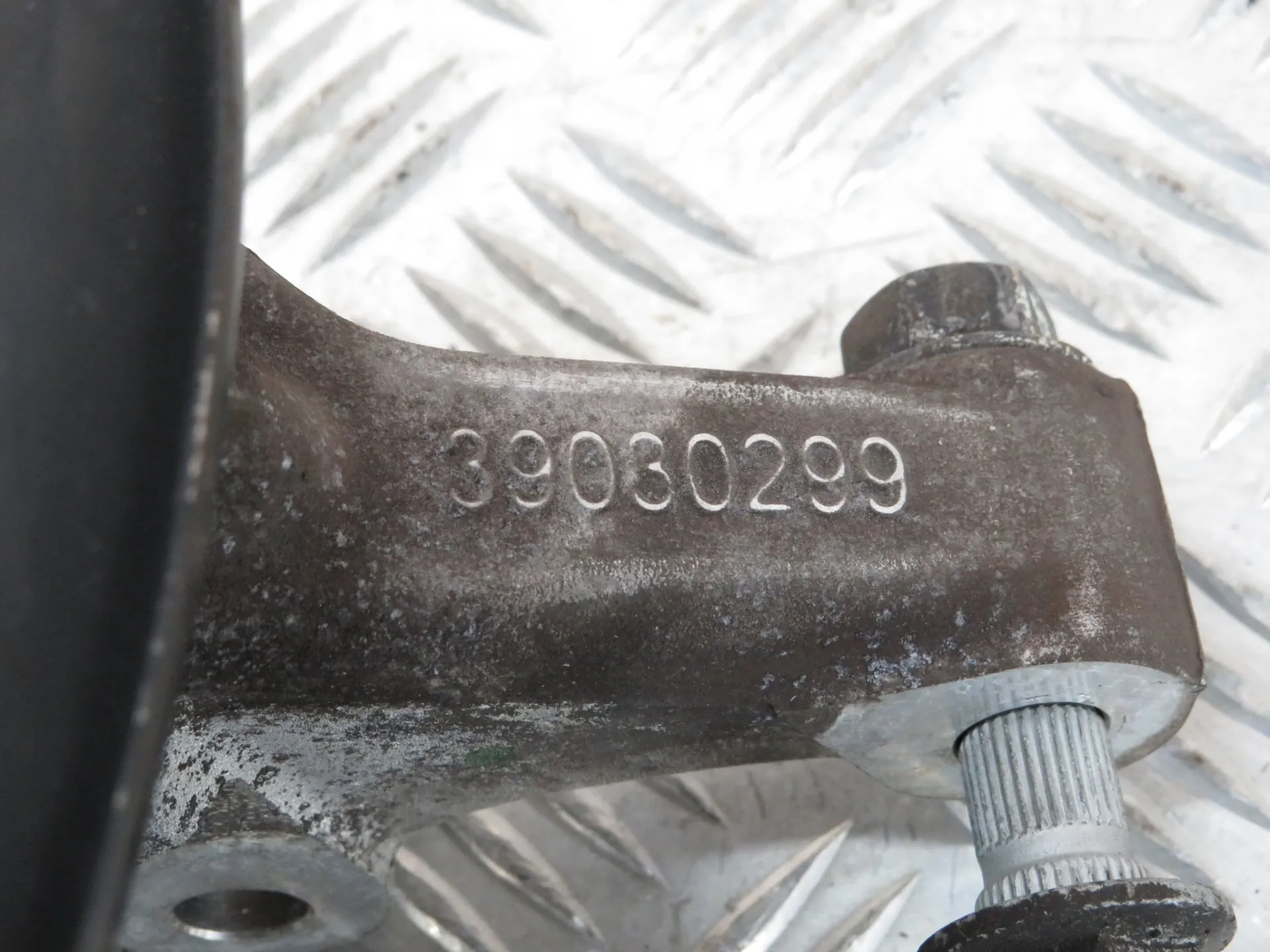 Left front steering knuckle OPEL Astra K Sports Tourer Imagem-3