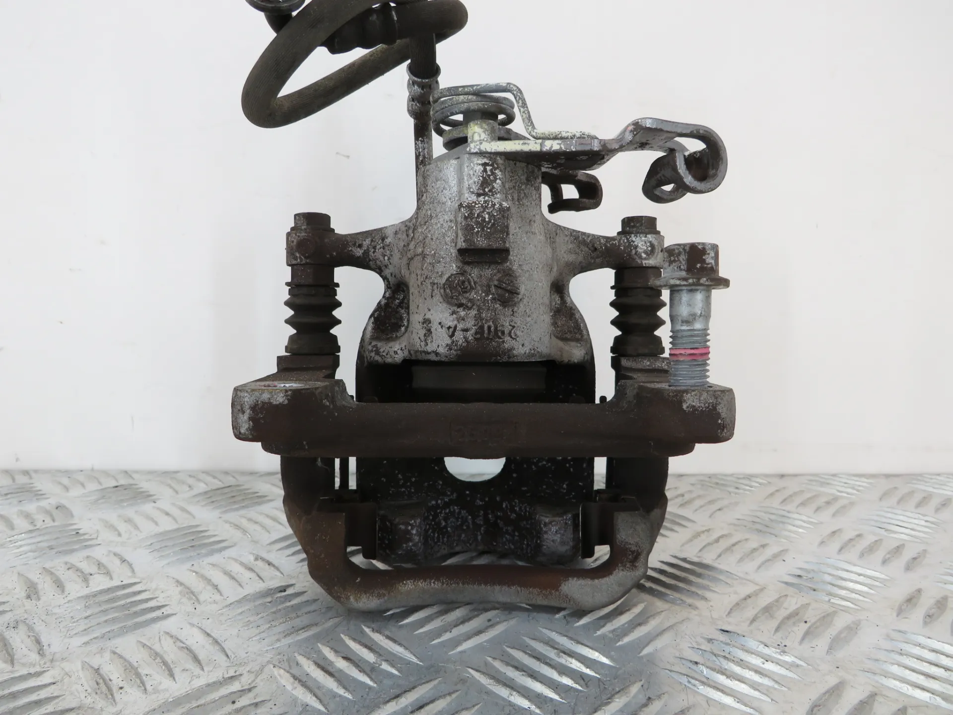 Left rear Brake Caliper OPEL Astra K Sports Tourer Imagem-1