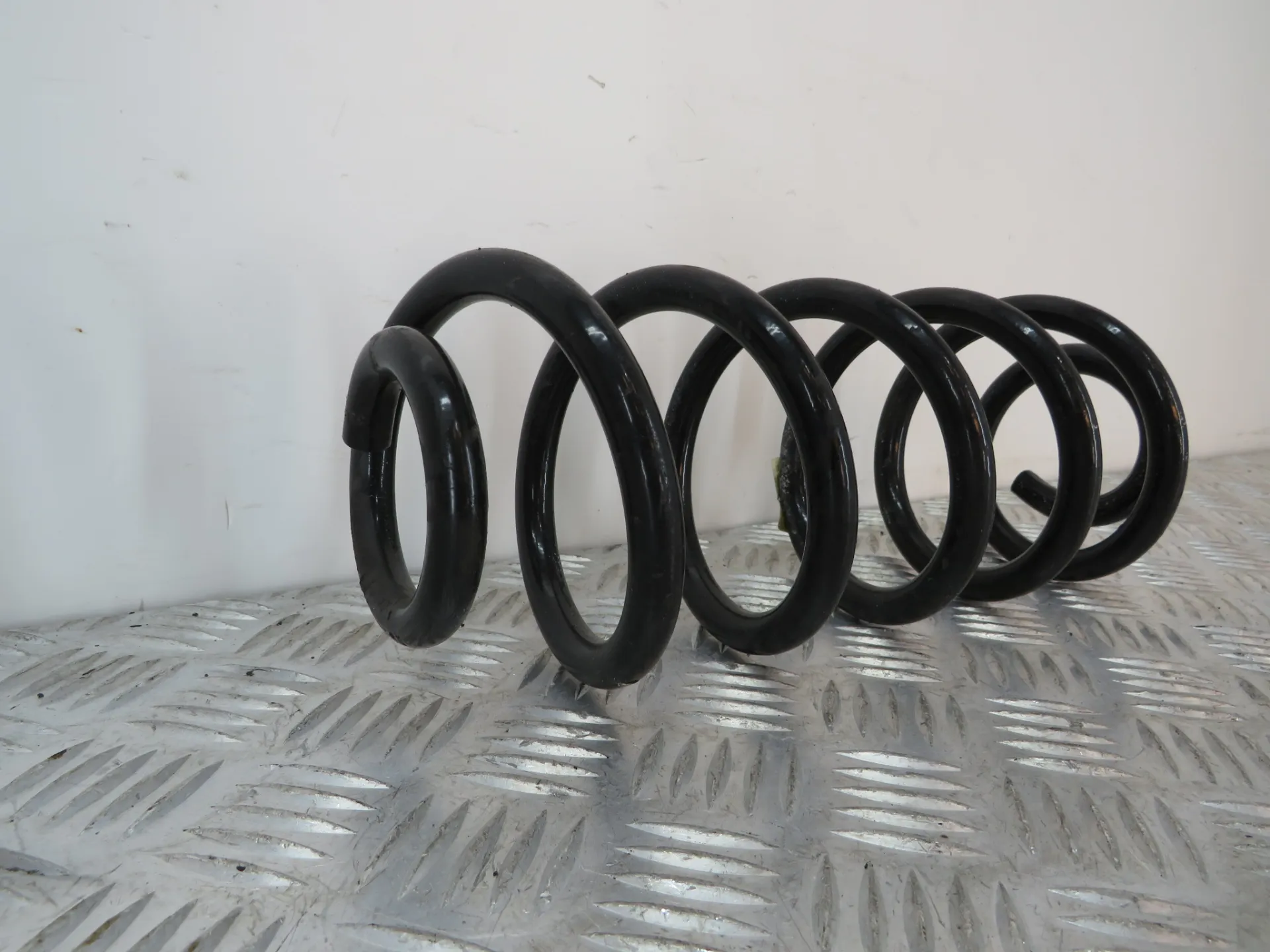 Right rear Suspension Spring OPEL Astra K Sports Tourer Imagem-2